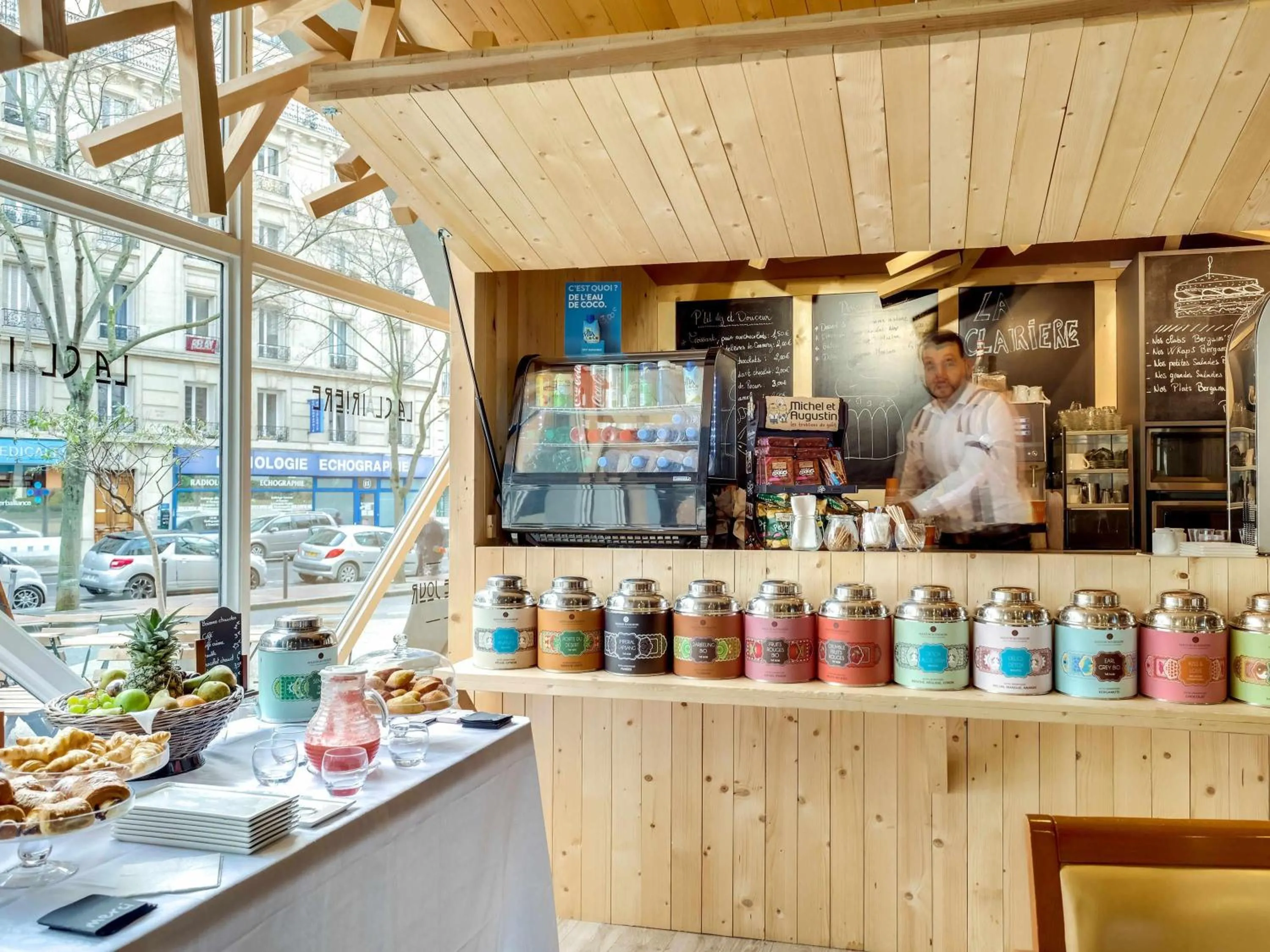 Lounge or bar in Ibis Paris Tour Eiffel Cambronne 15ème