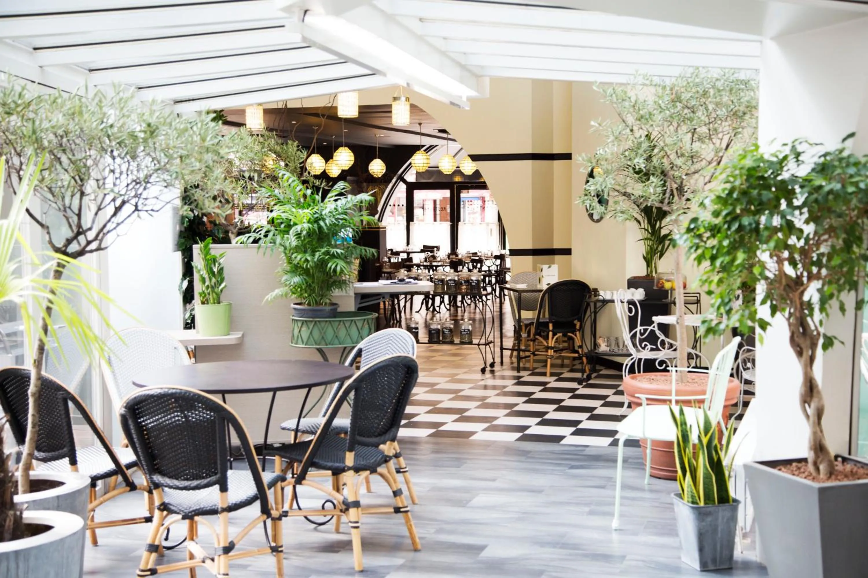 Restaurant/places to eat in Ibis Paris Tour Eiffel Cambronne 15ème