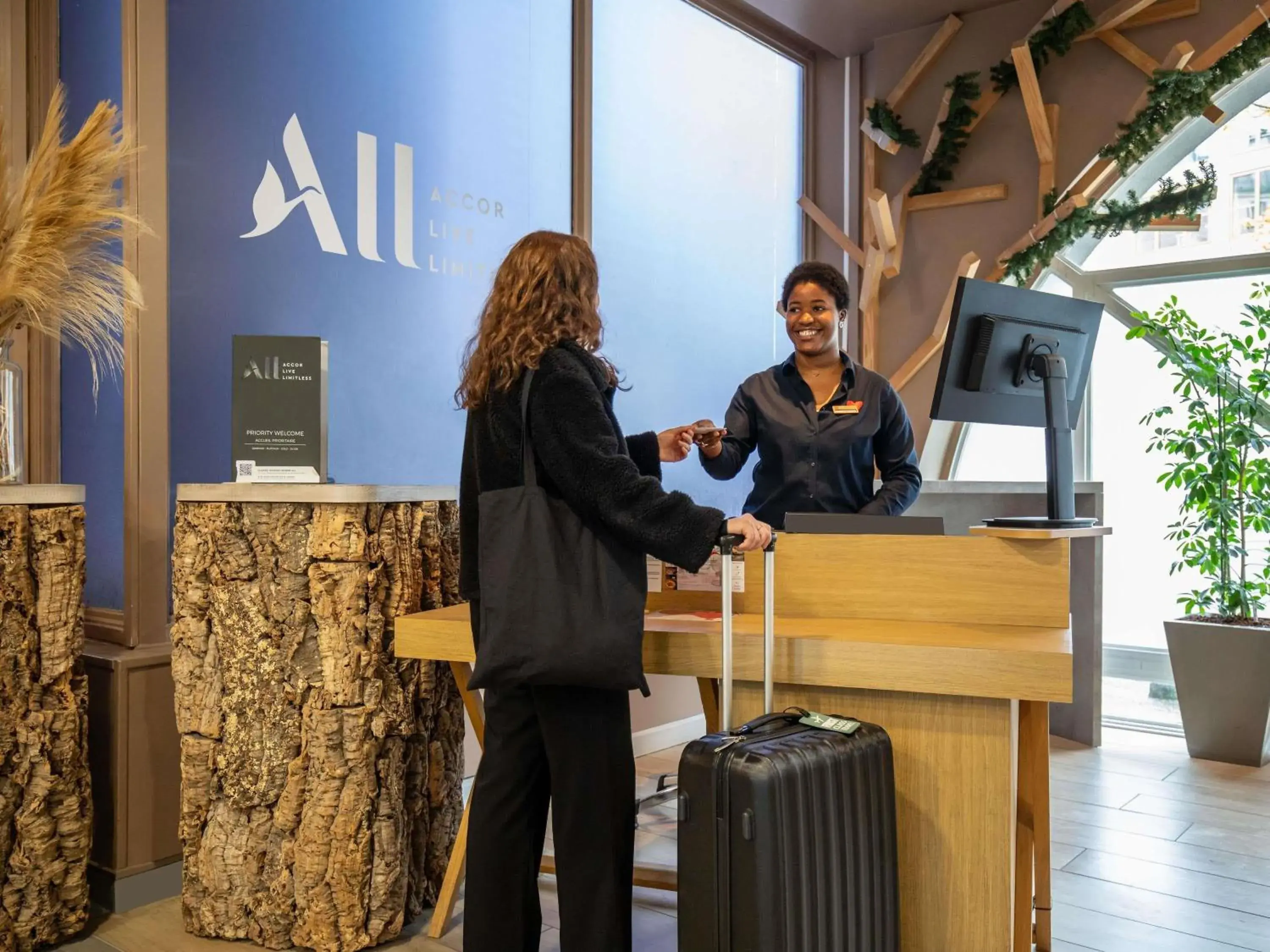 Lobby or reception in Ibis Paris Tour Eiffel Cambronne 15ème Lobby or reception in Ibis Paris Tour Eiffel Cambronne 15ème