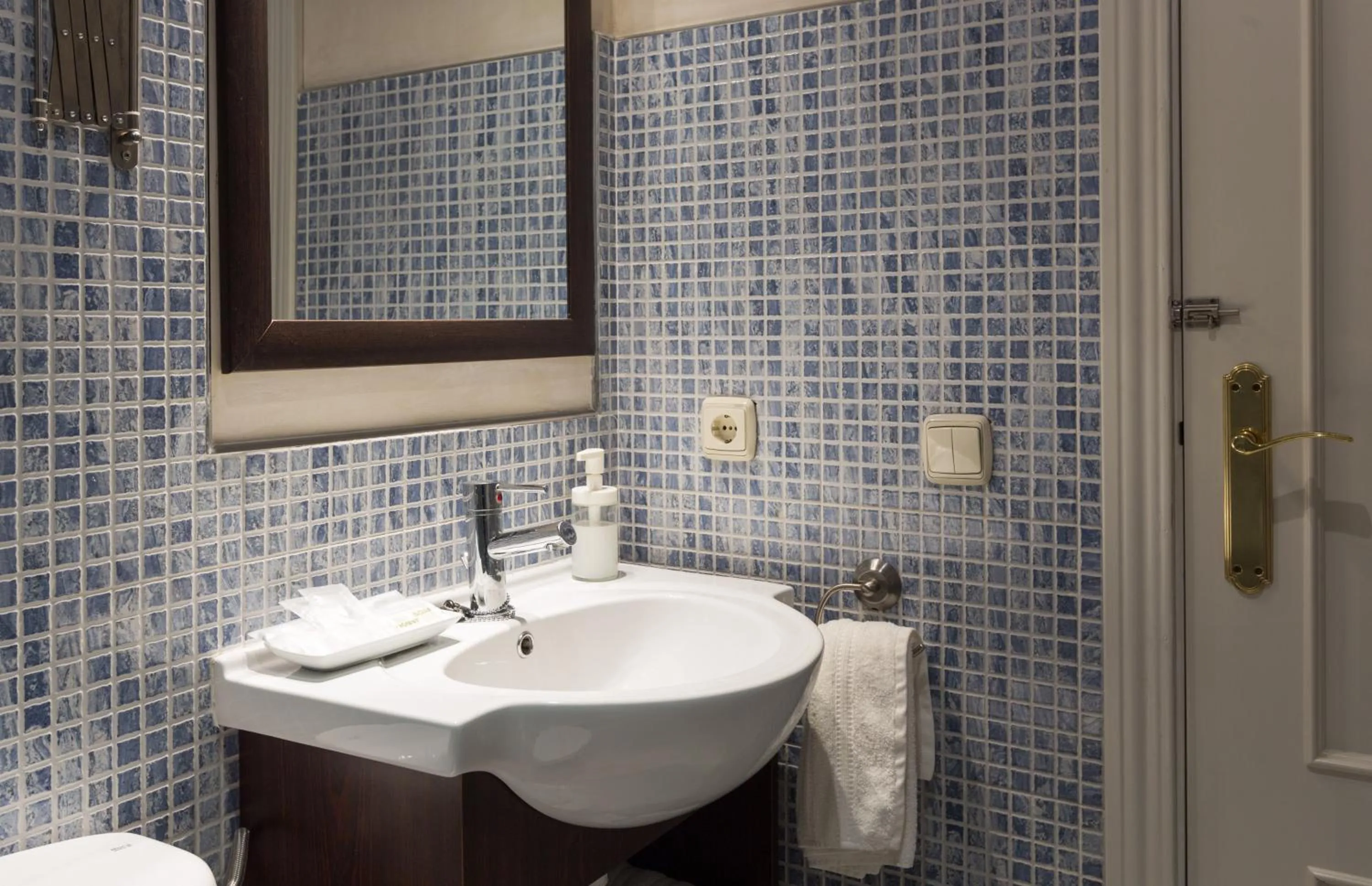 Toilet in CSE Apartamentos Altamira