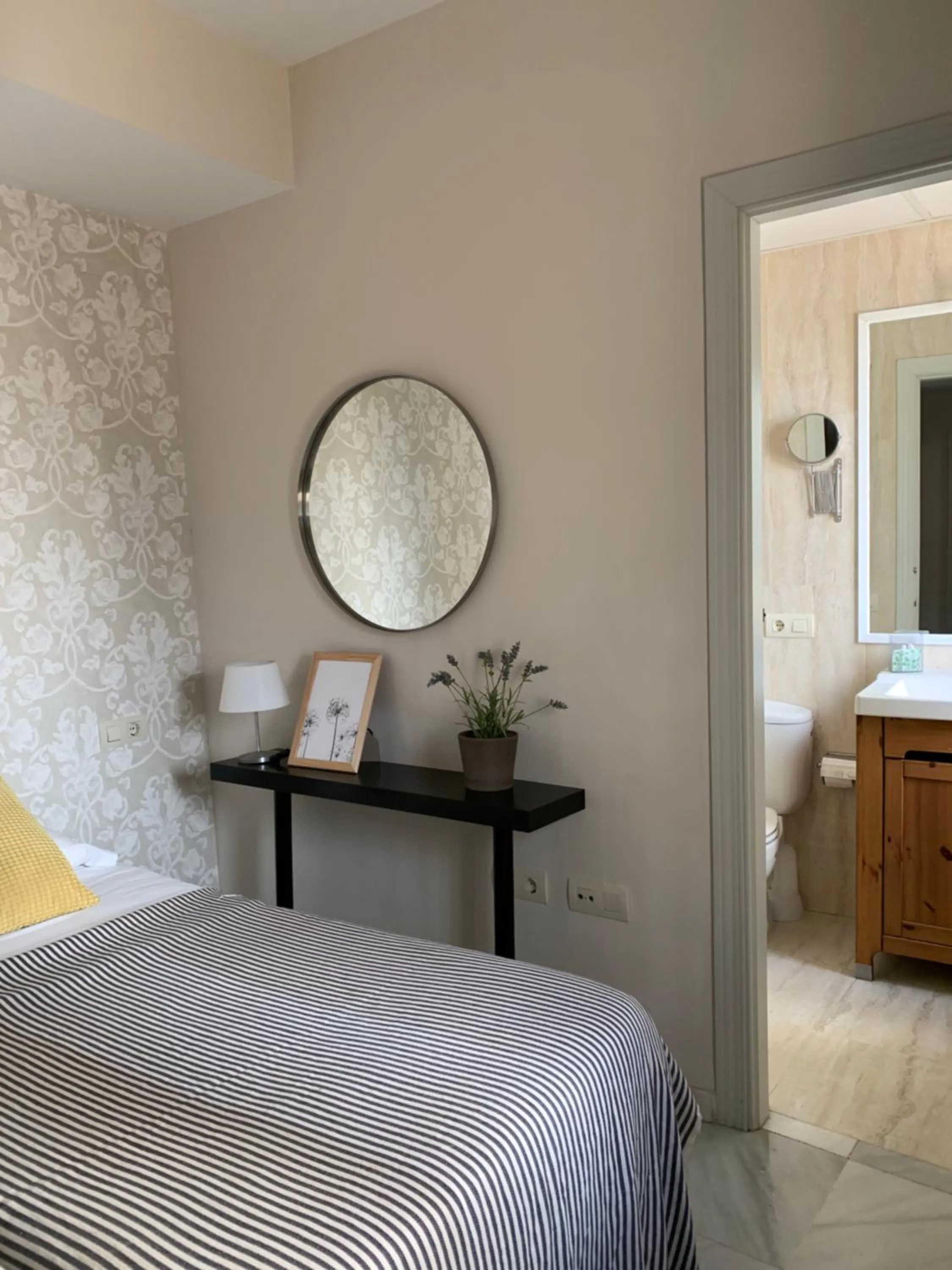 Photo of the whole room, Bed in CSE Apartamentos Altamira