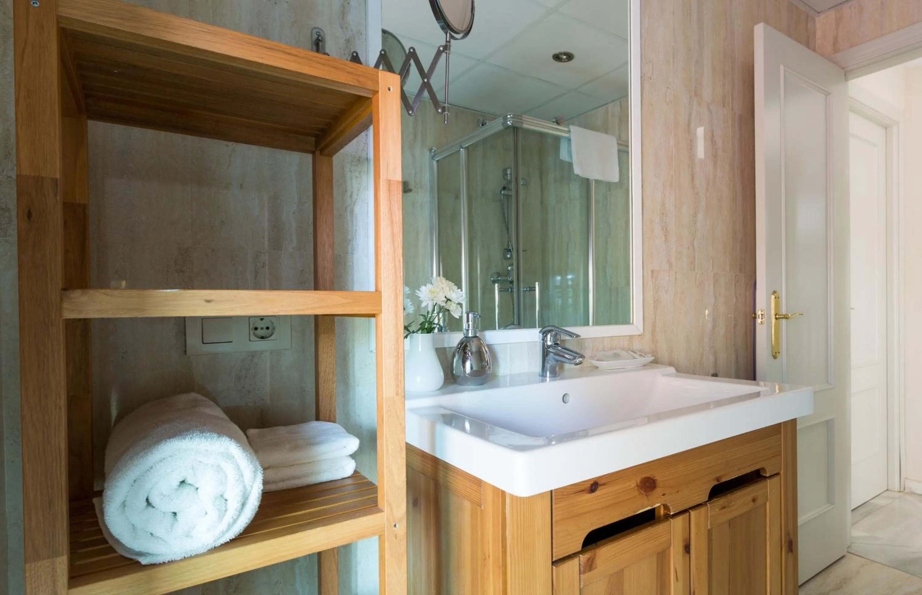 Toilet in CSE Apartamentos Altamira