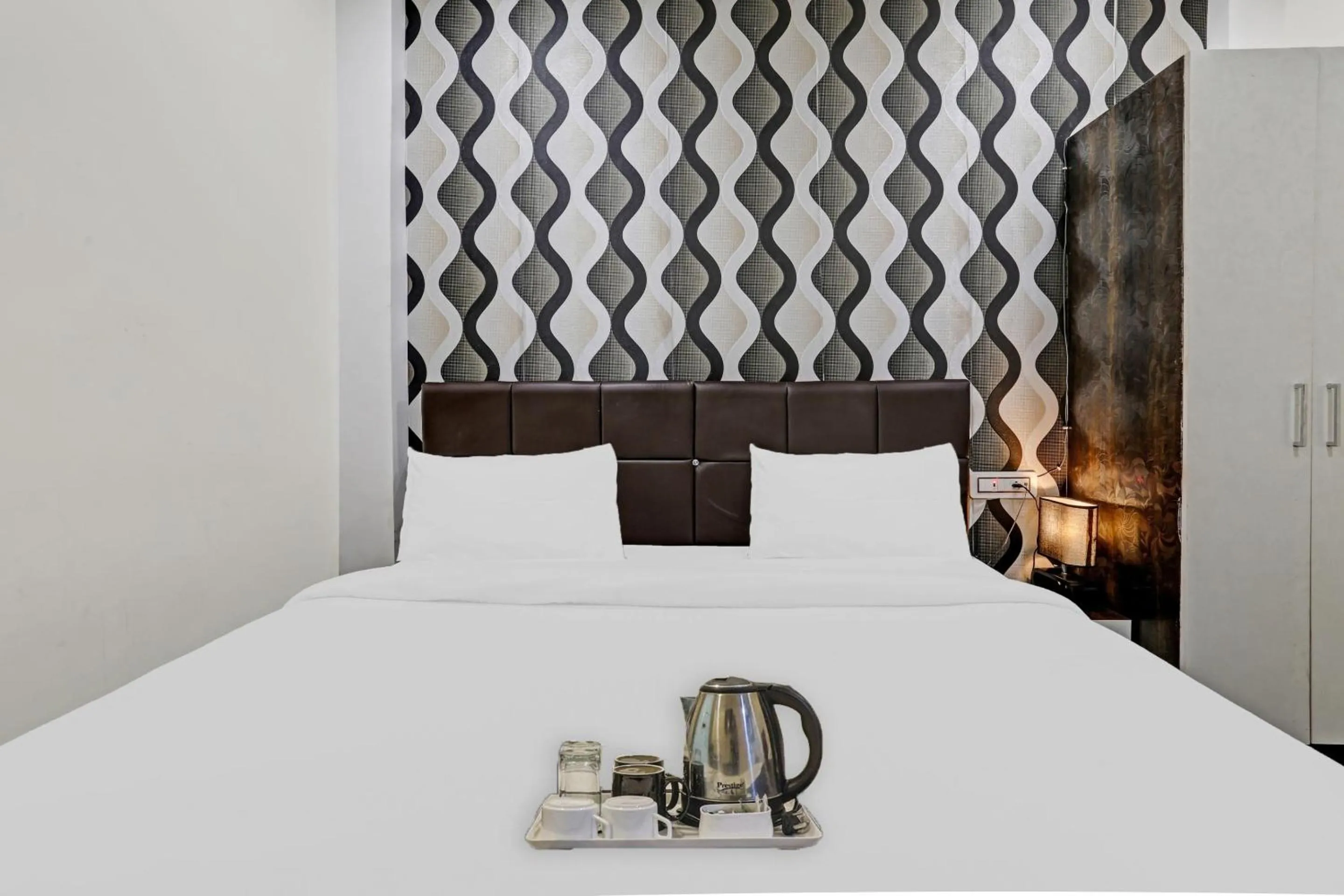 Bedroom, Bed in Hotel O Happy Stay