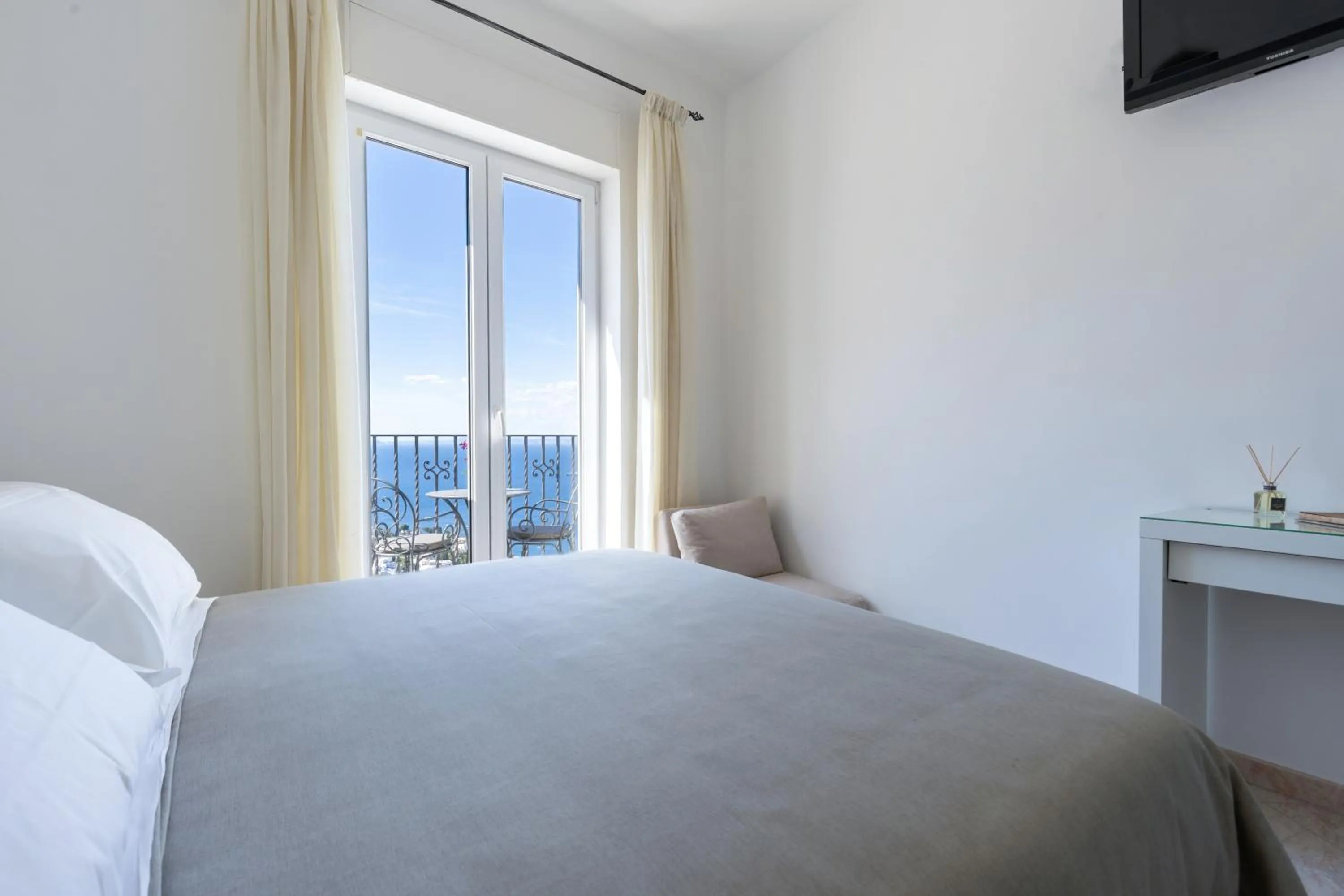 Bed in Albergo La Prora