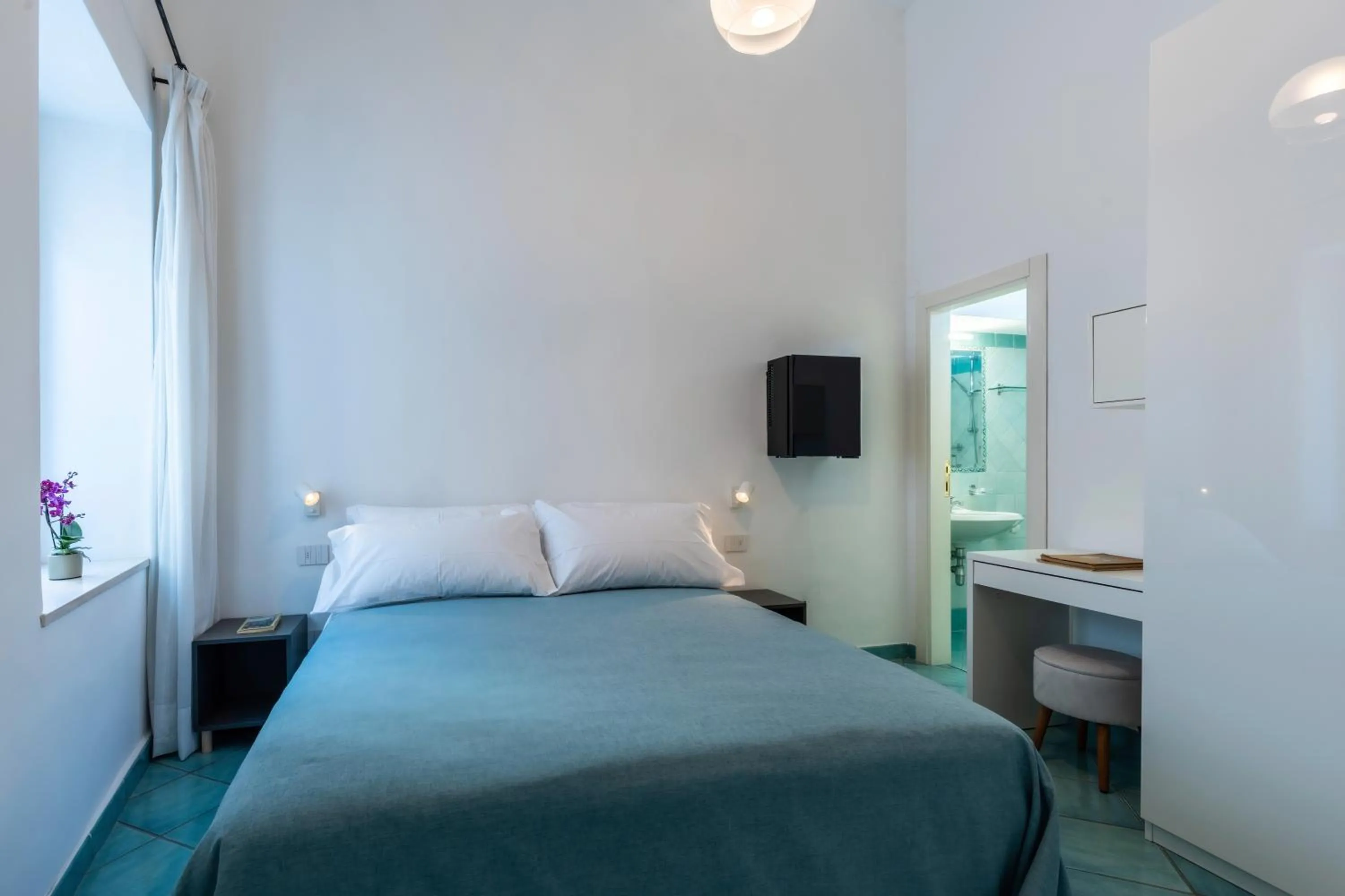 Bed in Albergo La Prora