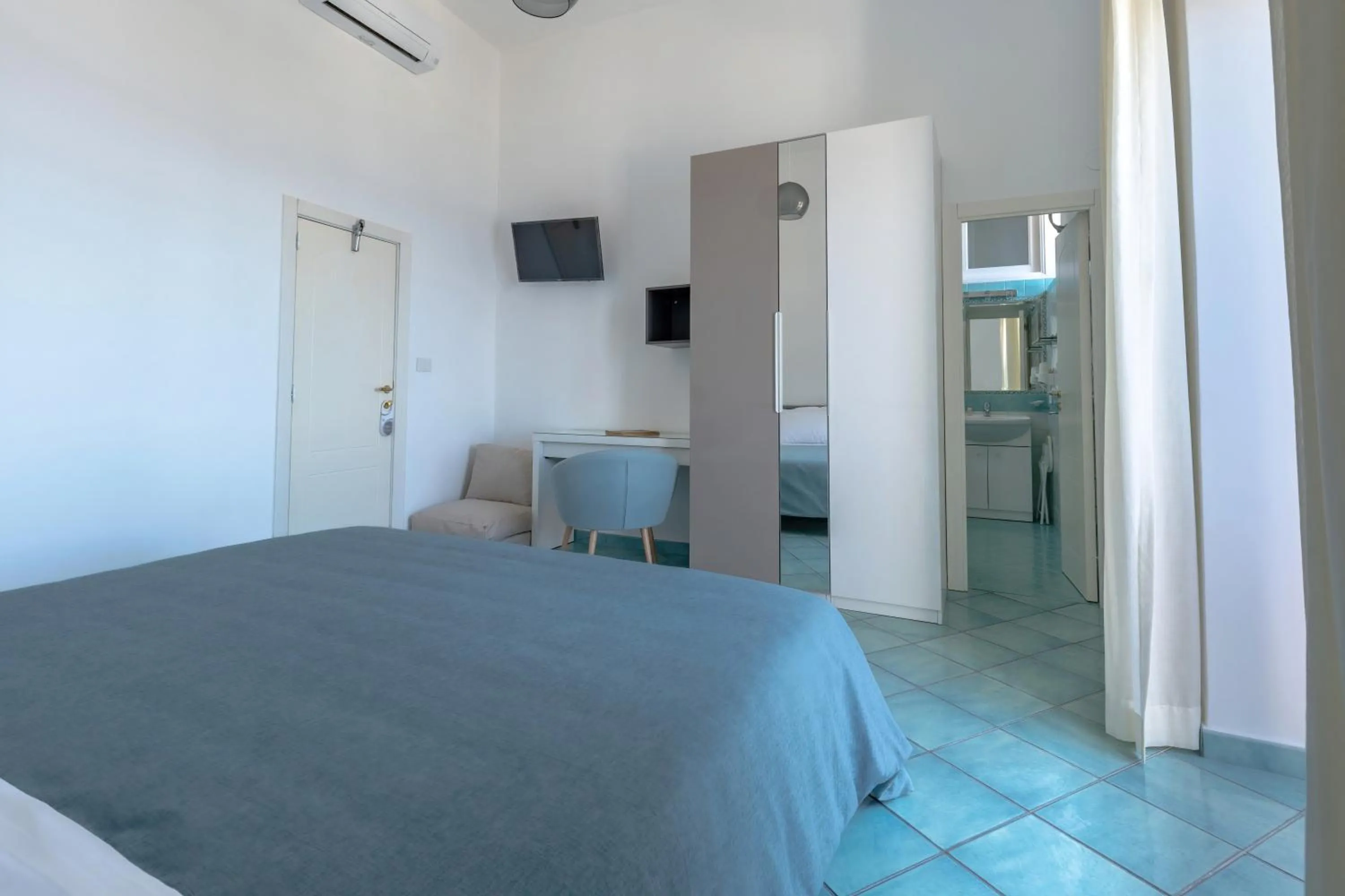 Bed in Albergo La Prora