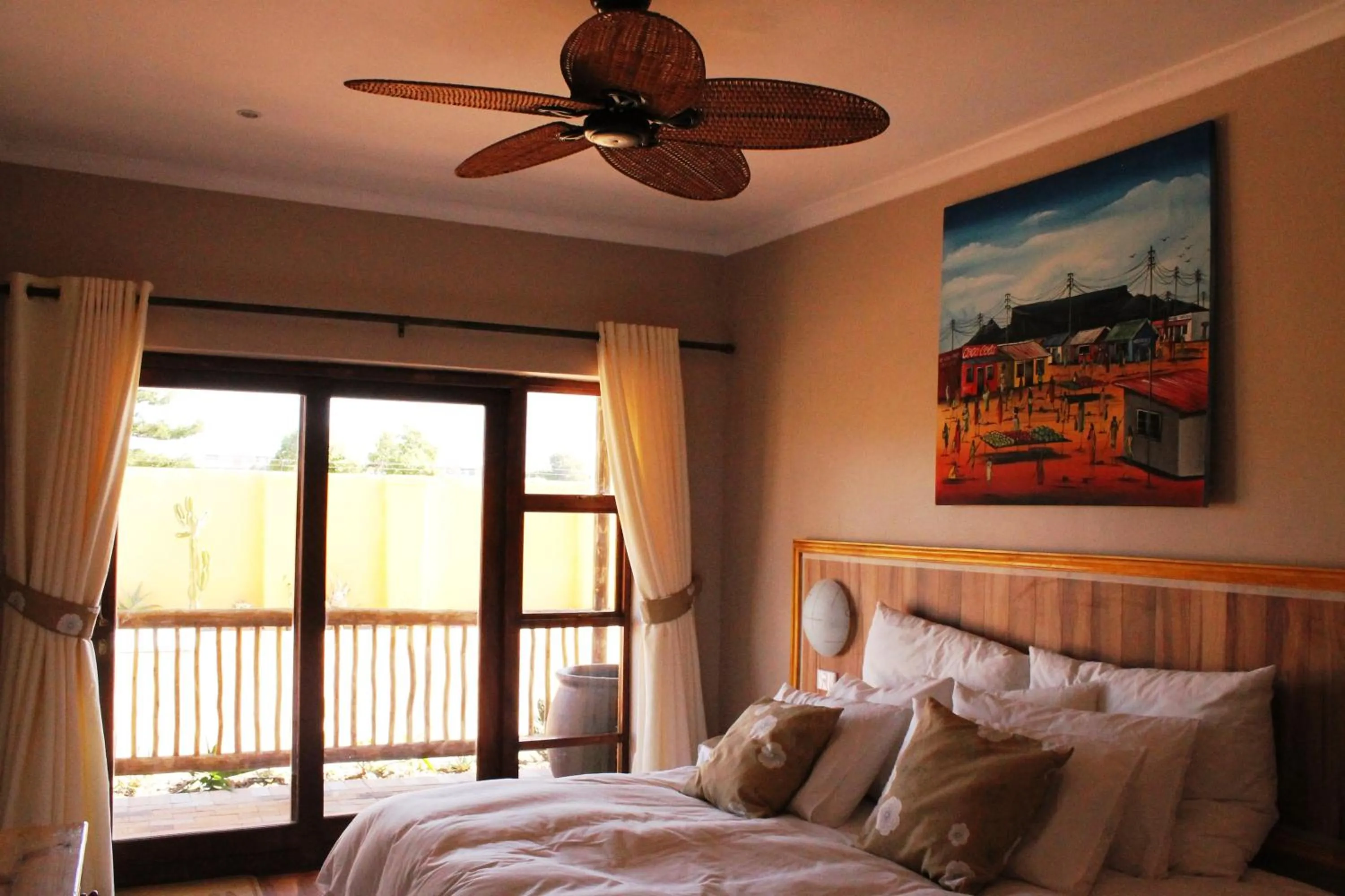 Bed in Flintstones Guest House Cape Town