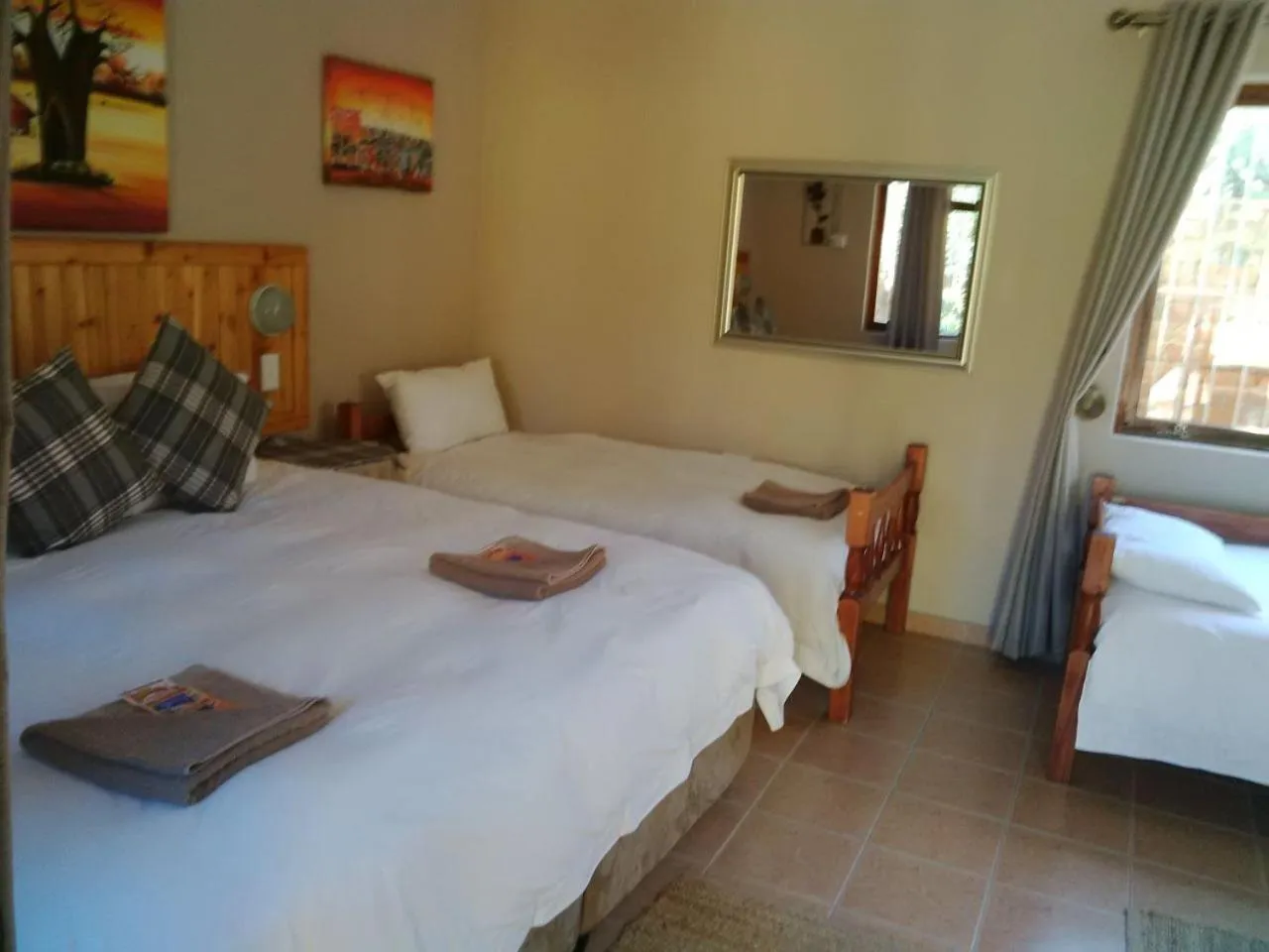 Flintstones Guest House Cape Town