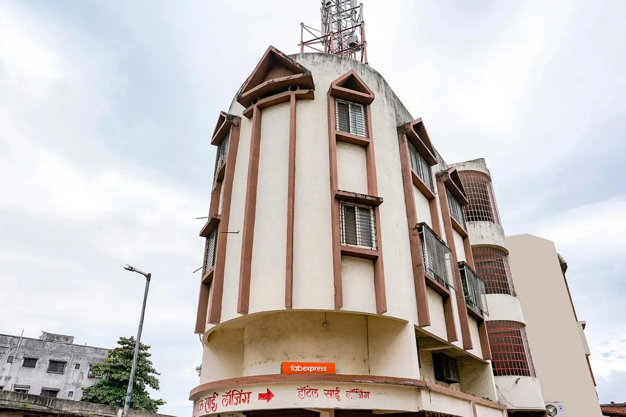 Property building in Via Sai Lodging - Nashik Railway Station Property building in Via Sai Lodging - Nashik Railway Station