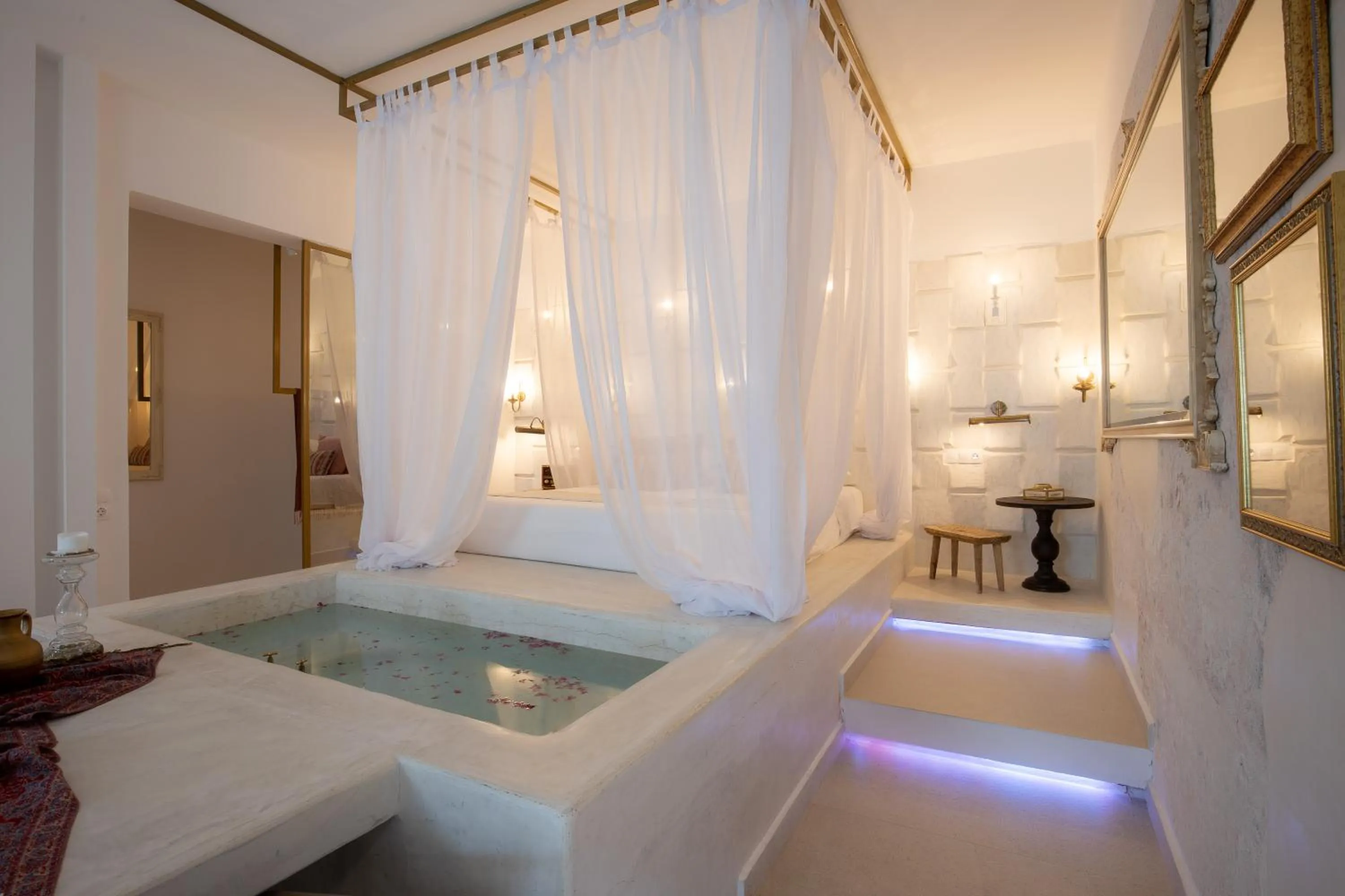 Bed in Kouros Exclusive Hotel & Suites - Adults Only