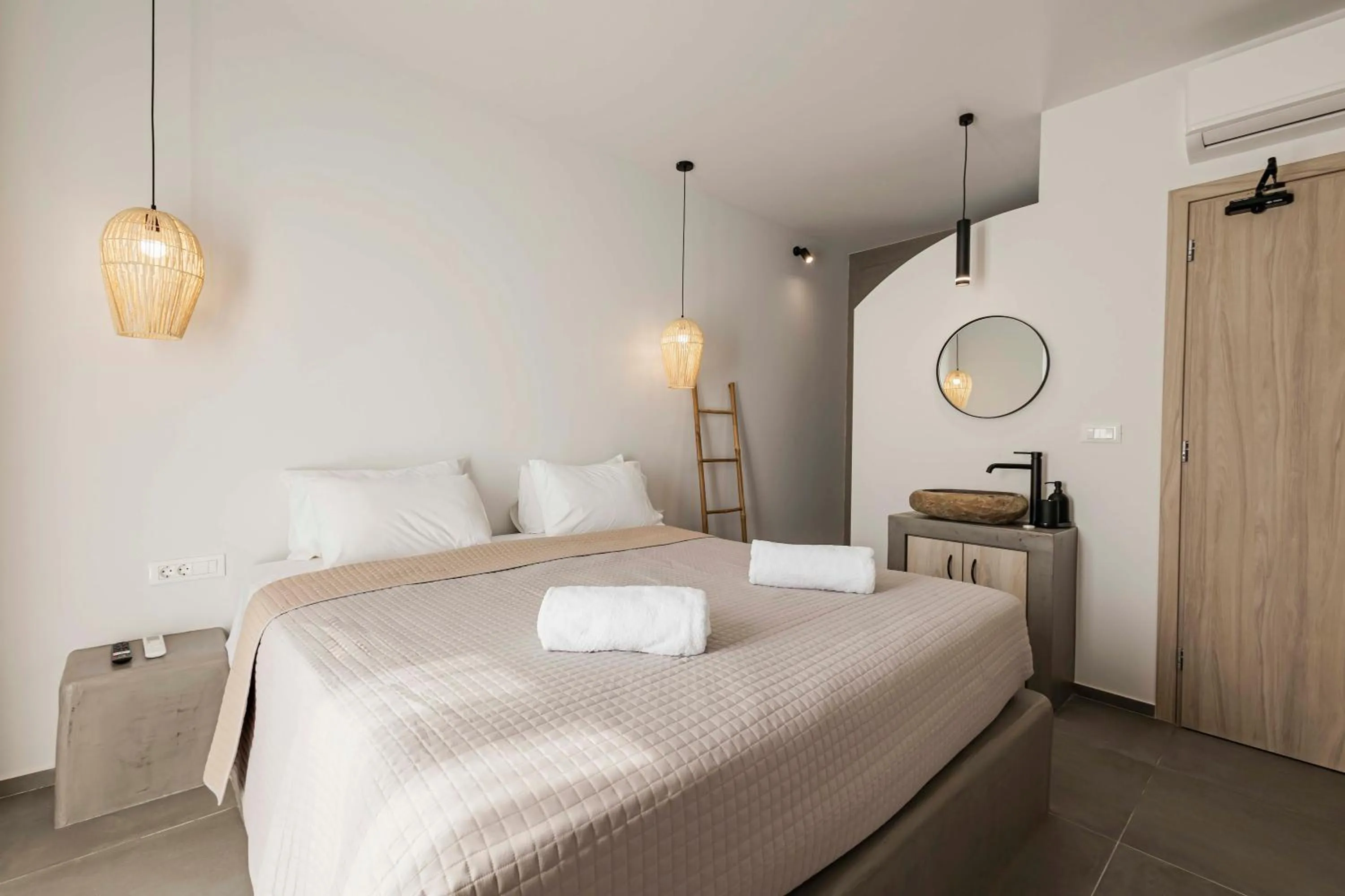 Bed in Kouros Exclusive Hotel & Suites - Adults Only