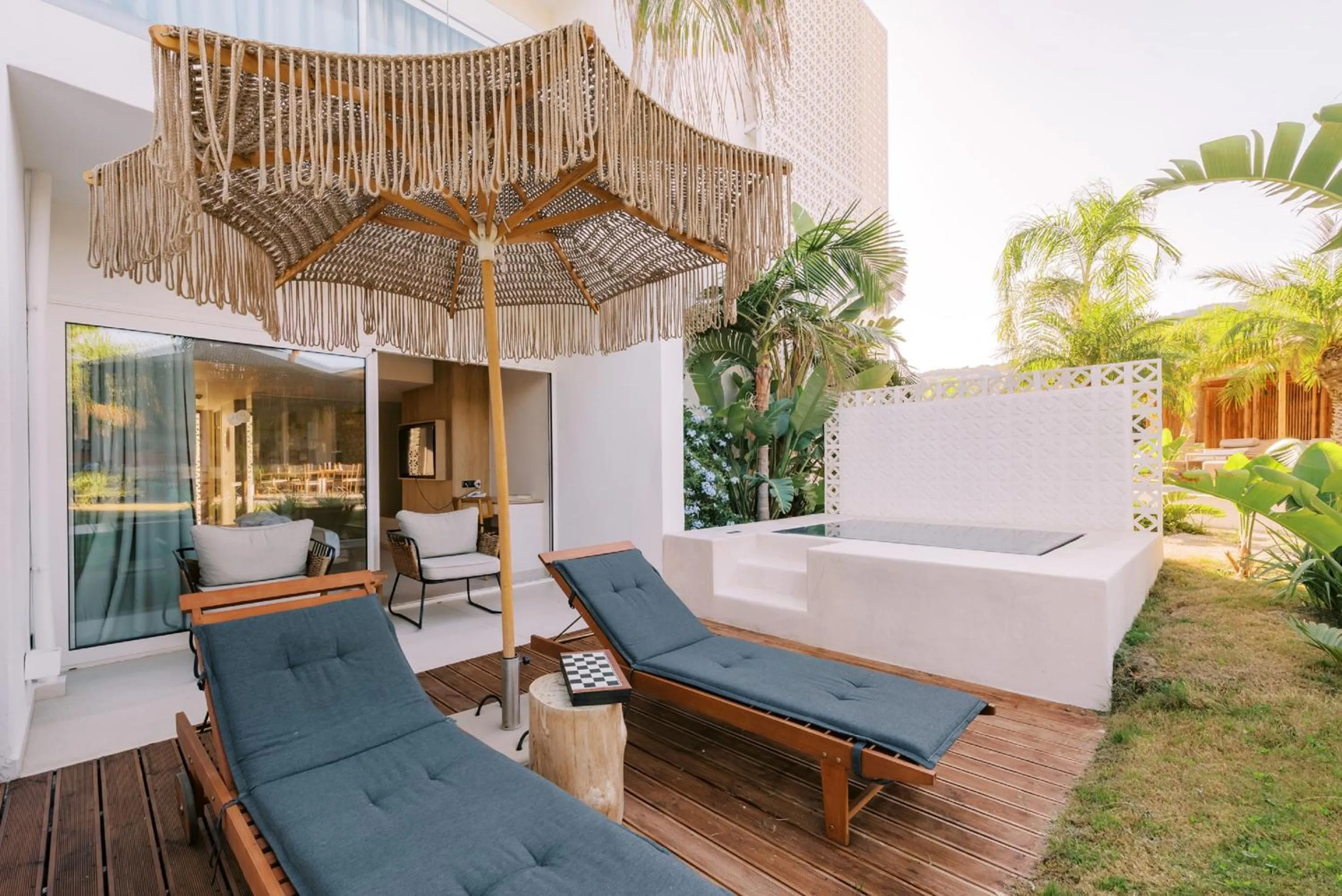 Hot Tub in Kouros Exclusive Hotel & Suites - Adults Only