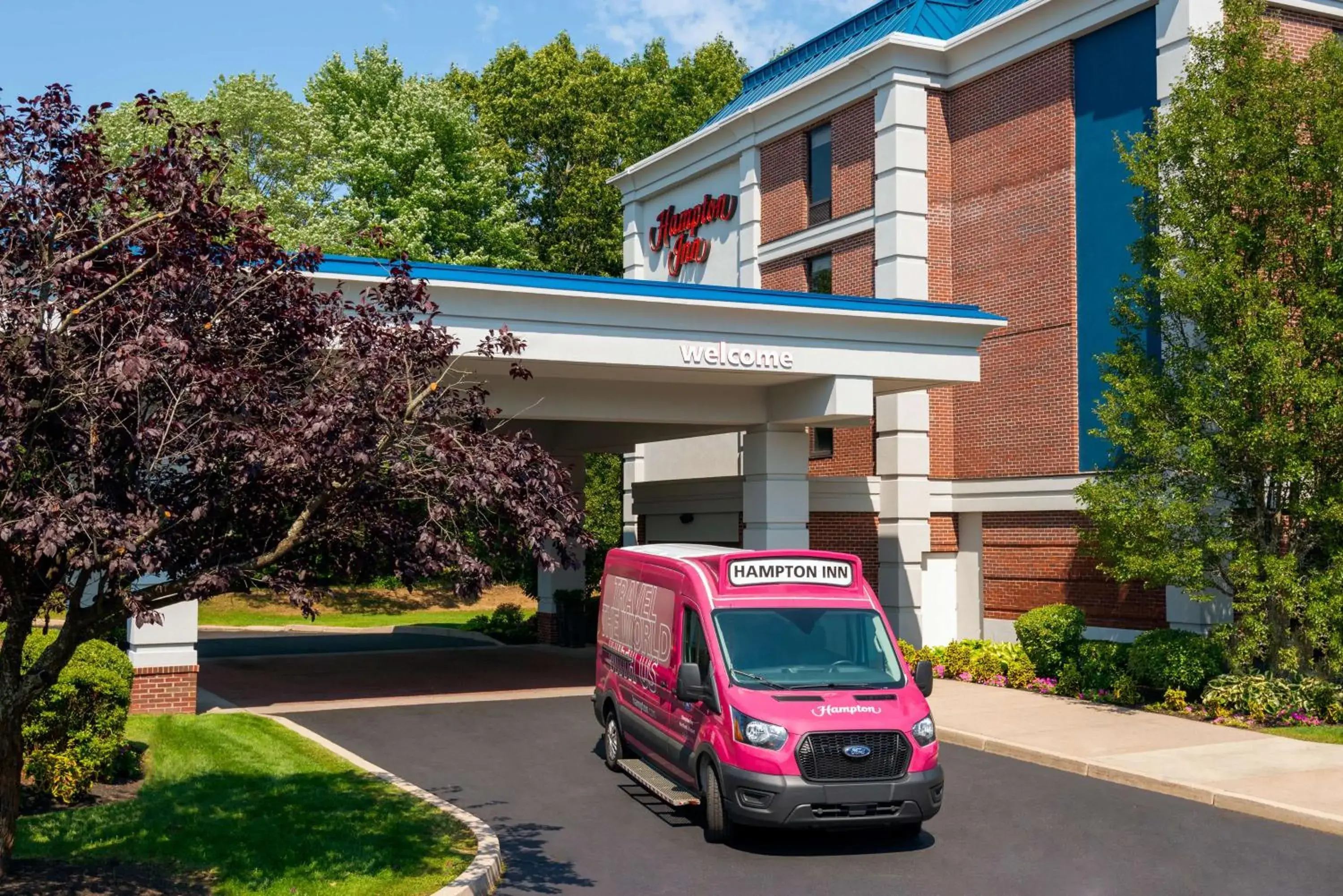 Property building in Hampton Inn Hartford Airport Property building in Hampton Inn Hartford Airport