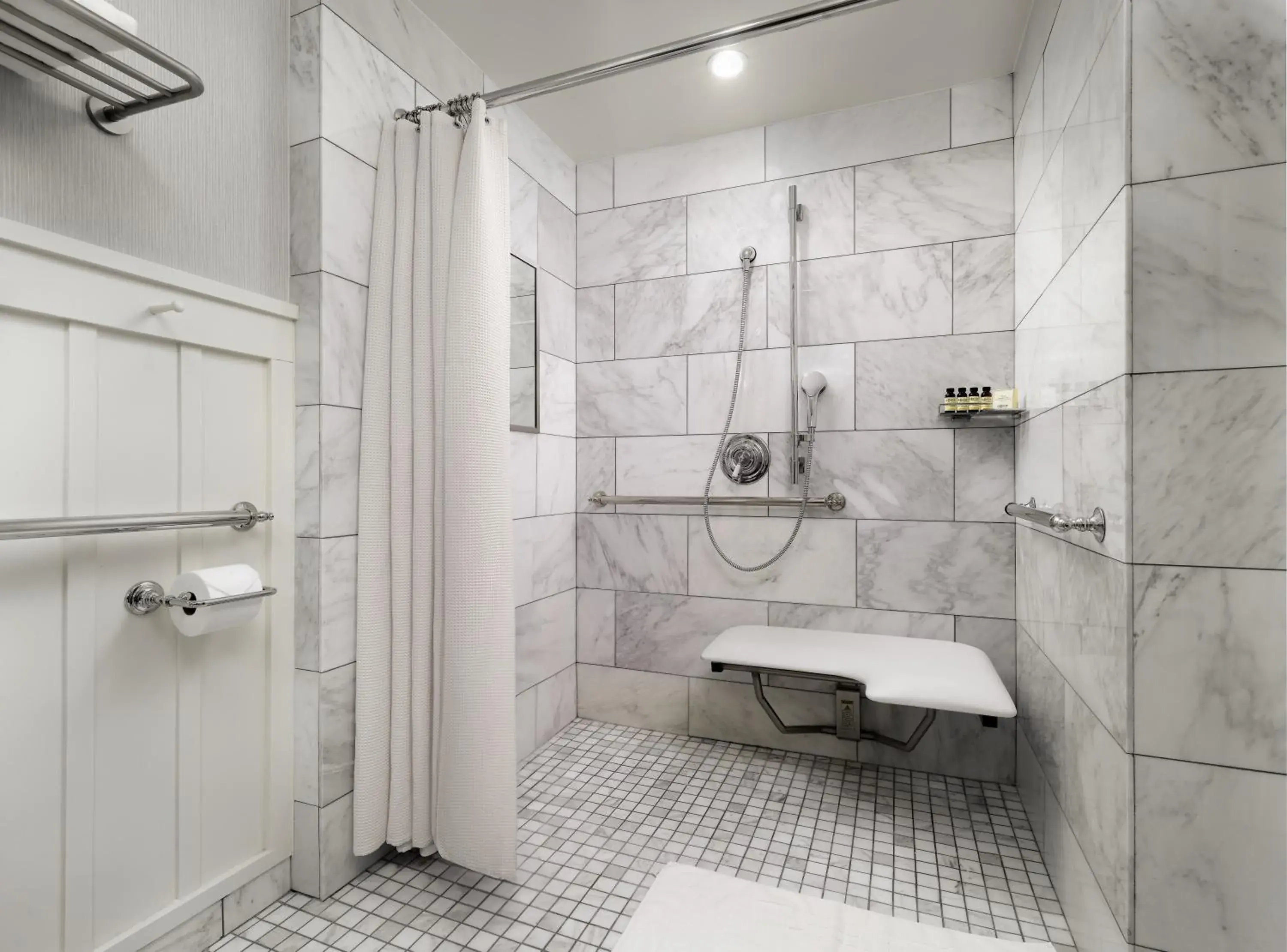 Double or Twin Room - Disability Access in The Charles Hotel in Harvard Square Double or Twin Room - Disability Access in The Charles Hotel in Harvard Square