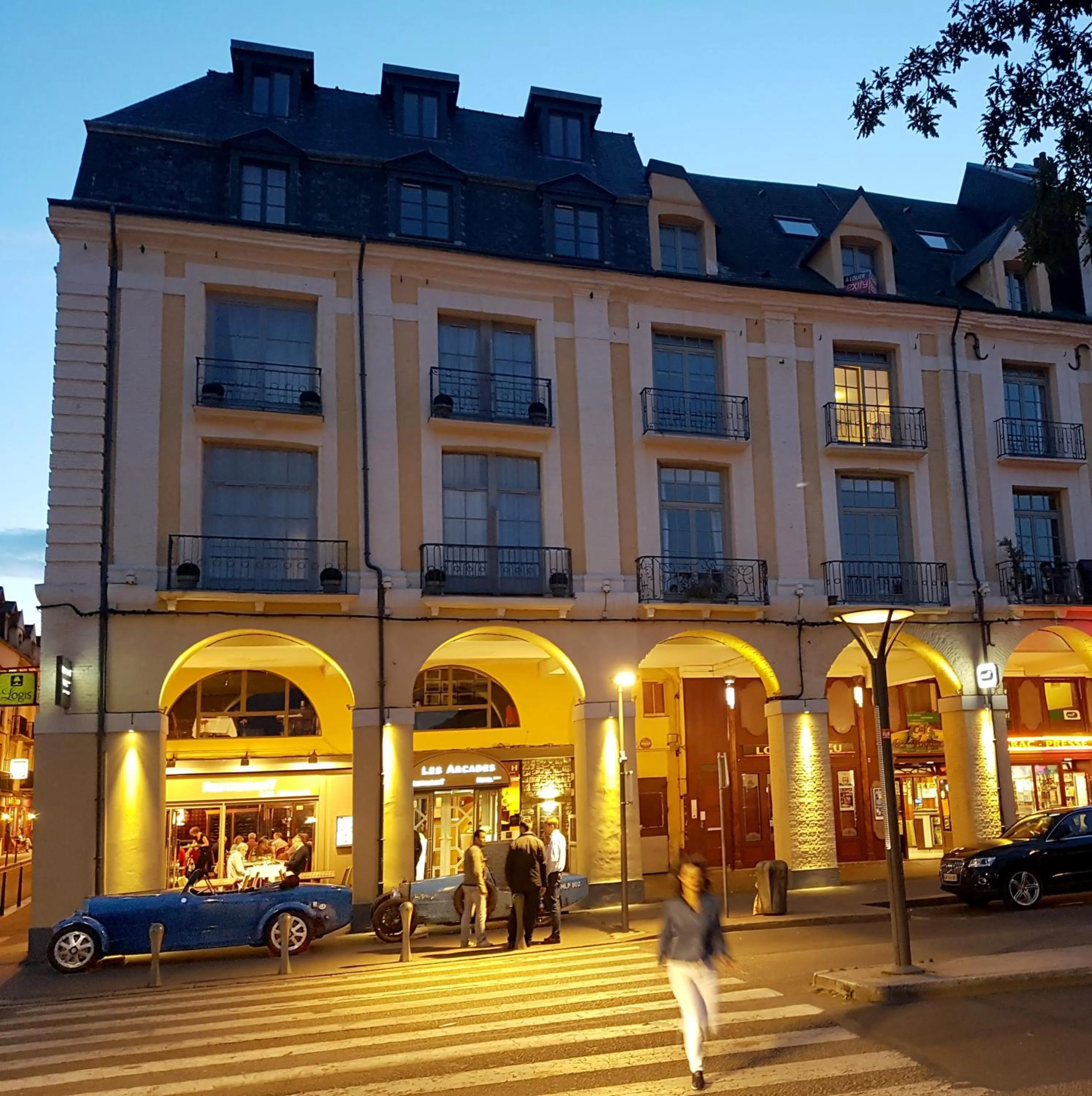 LOGIS Hôtel & Restaurant - Les Arcades