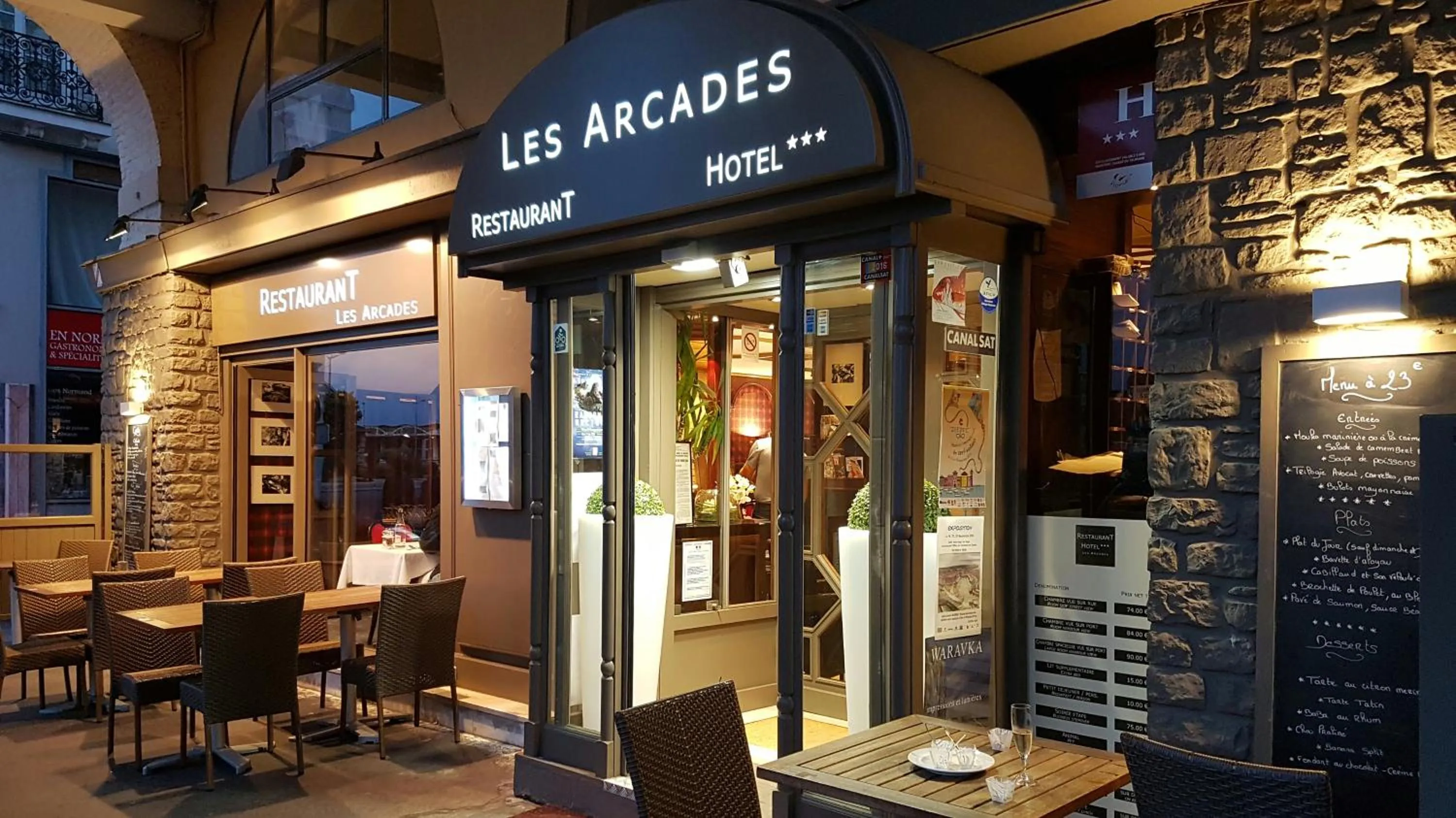 LOGIS Hôtel & Restaurant - Les Arcades