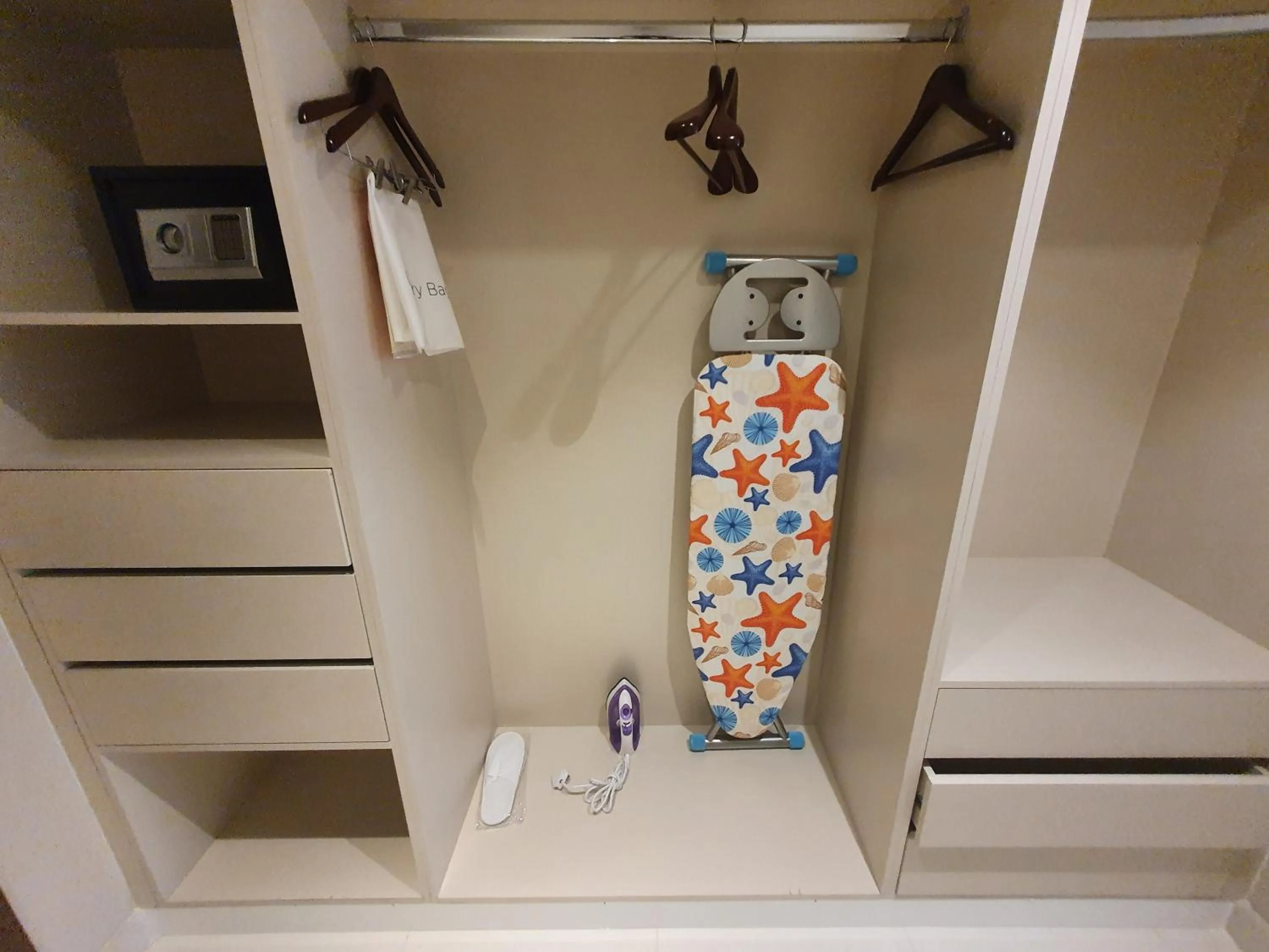 Area and facilities in Sunday Luxury Downtown Adliya Formerly Jewel Hotel