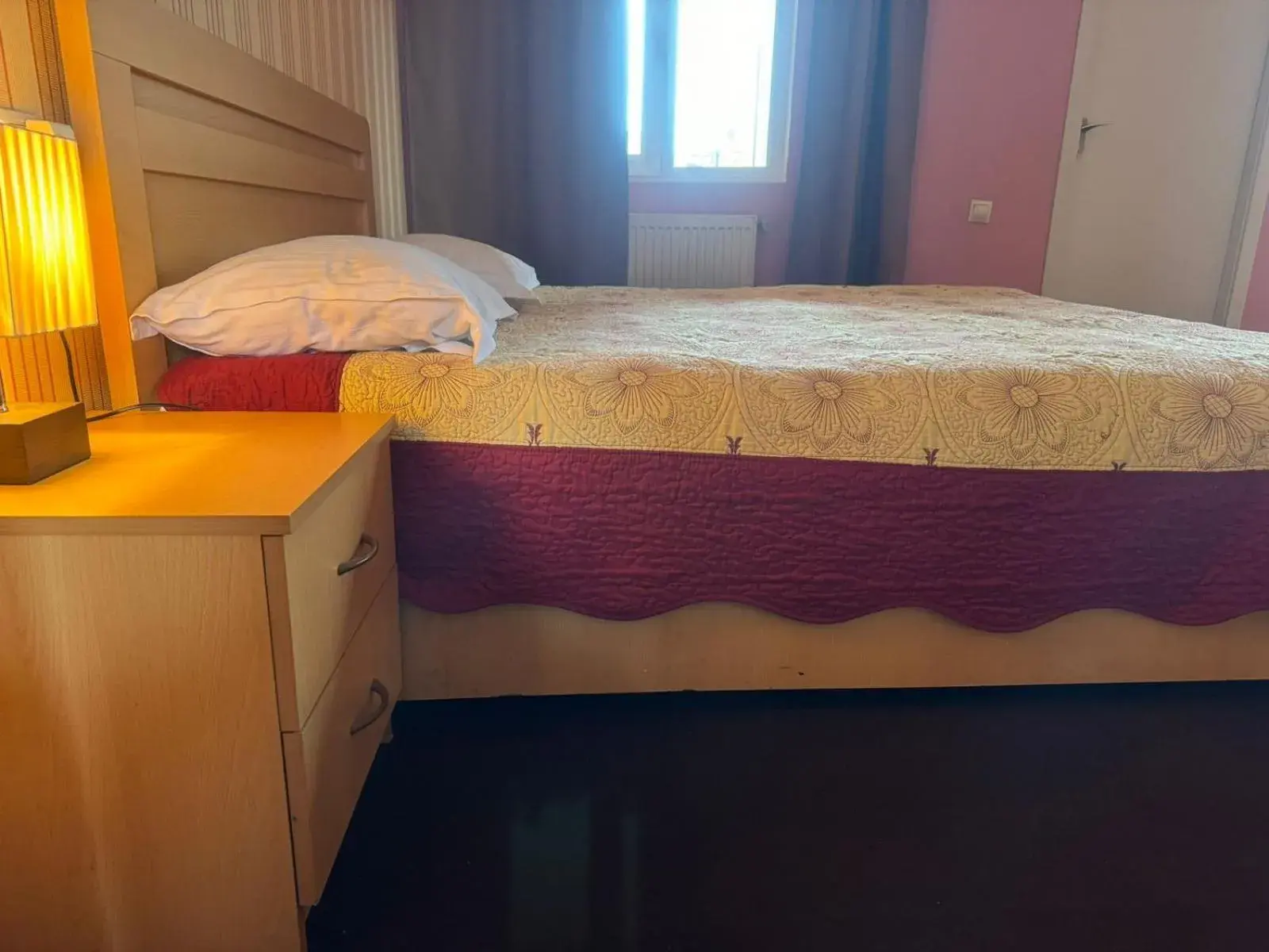 View (from property/room), Bed in Hotel Shalimar View (from property/room), Bed in Hotel Shalimar