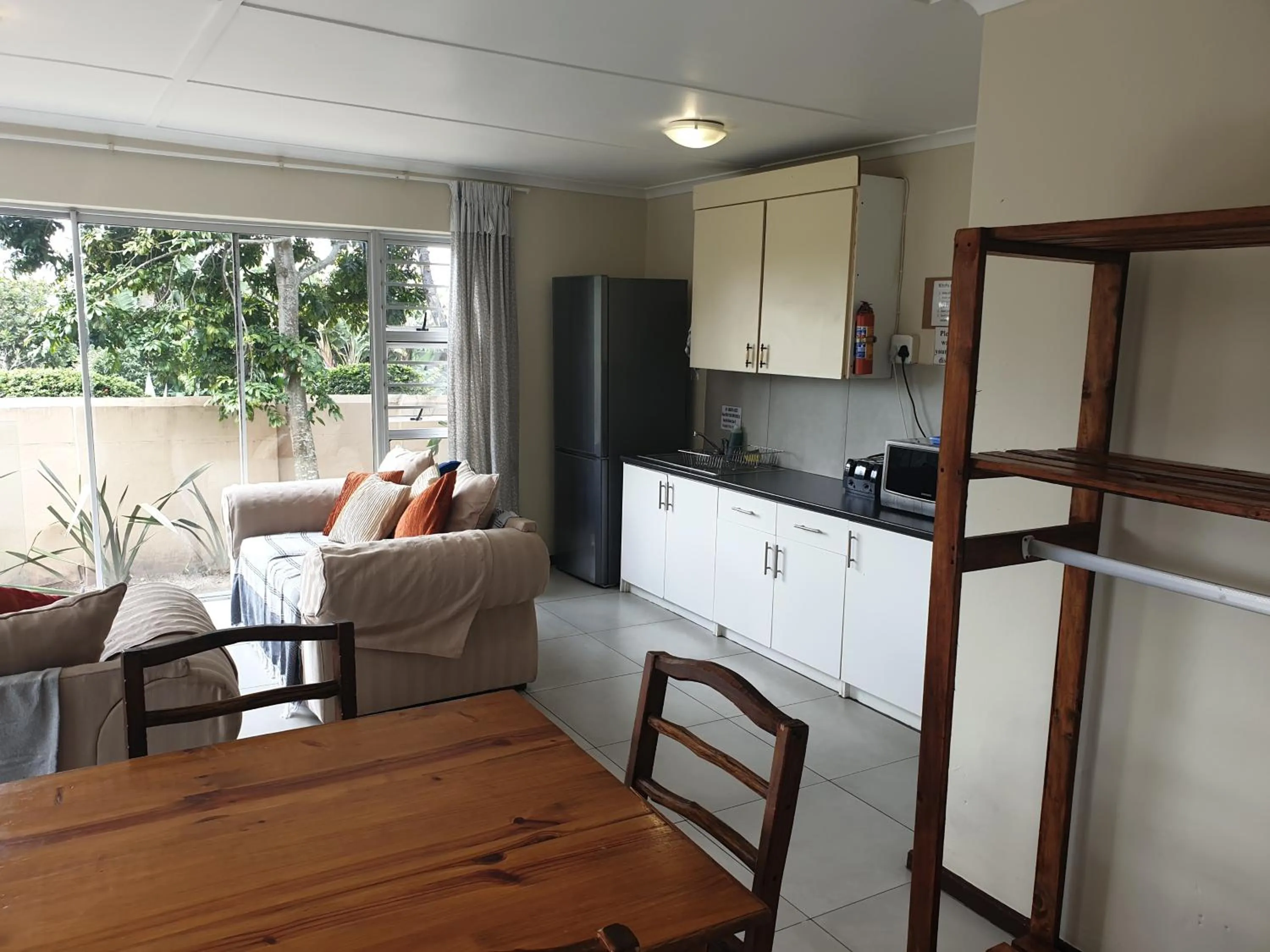 Kitchen or kitchenette in Amakaya Backpackers Travellers Accommodation