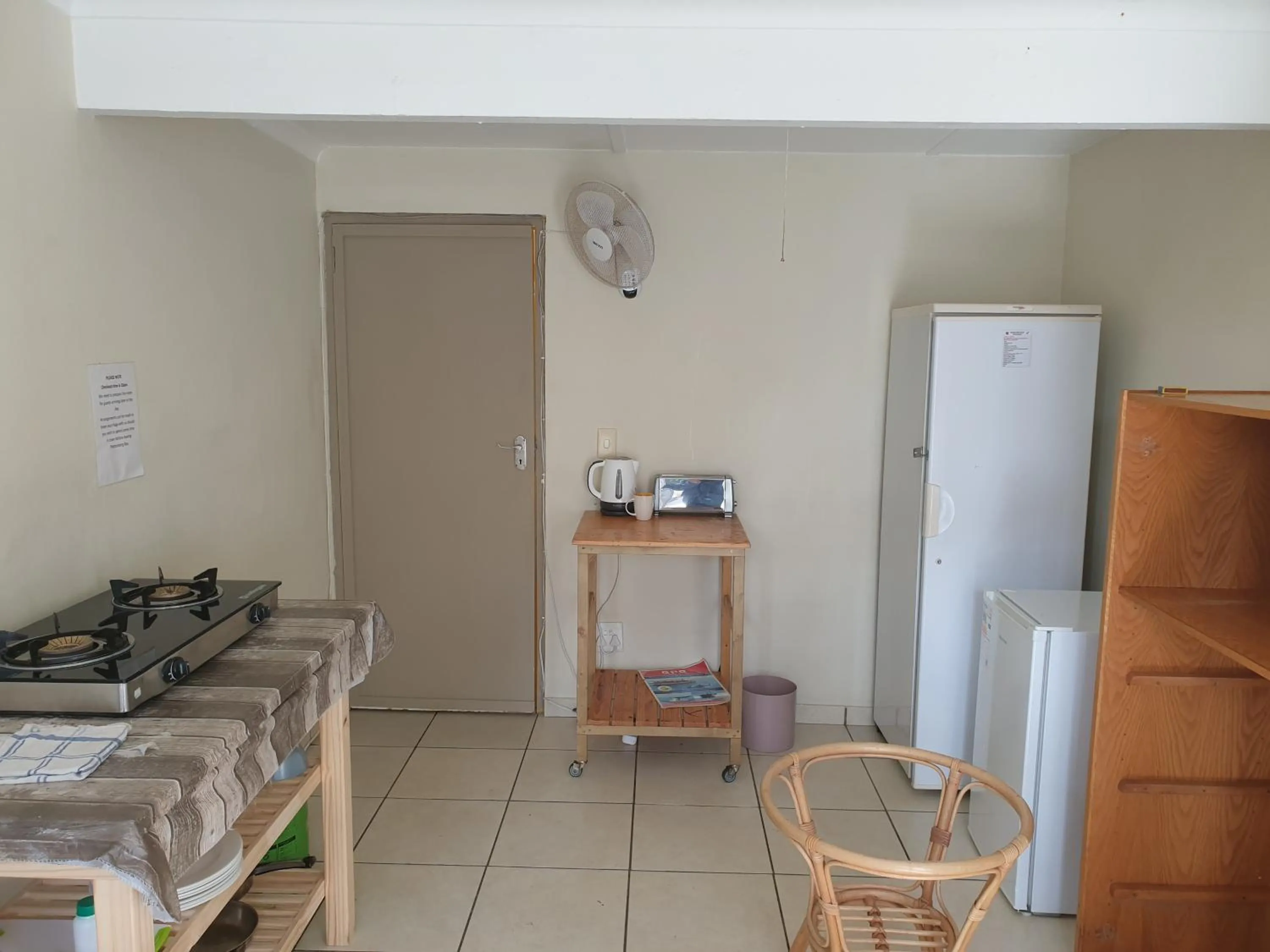 Kitchen or kitchenette in Amakaya Backpackers Travellers Accommodation