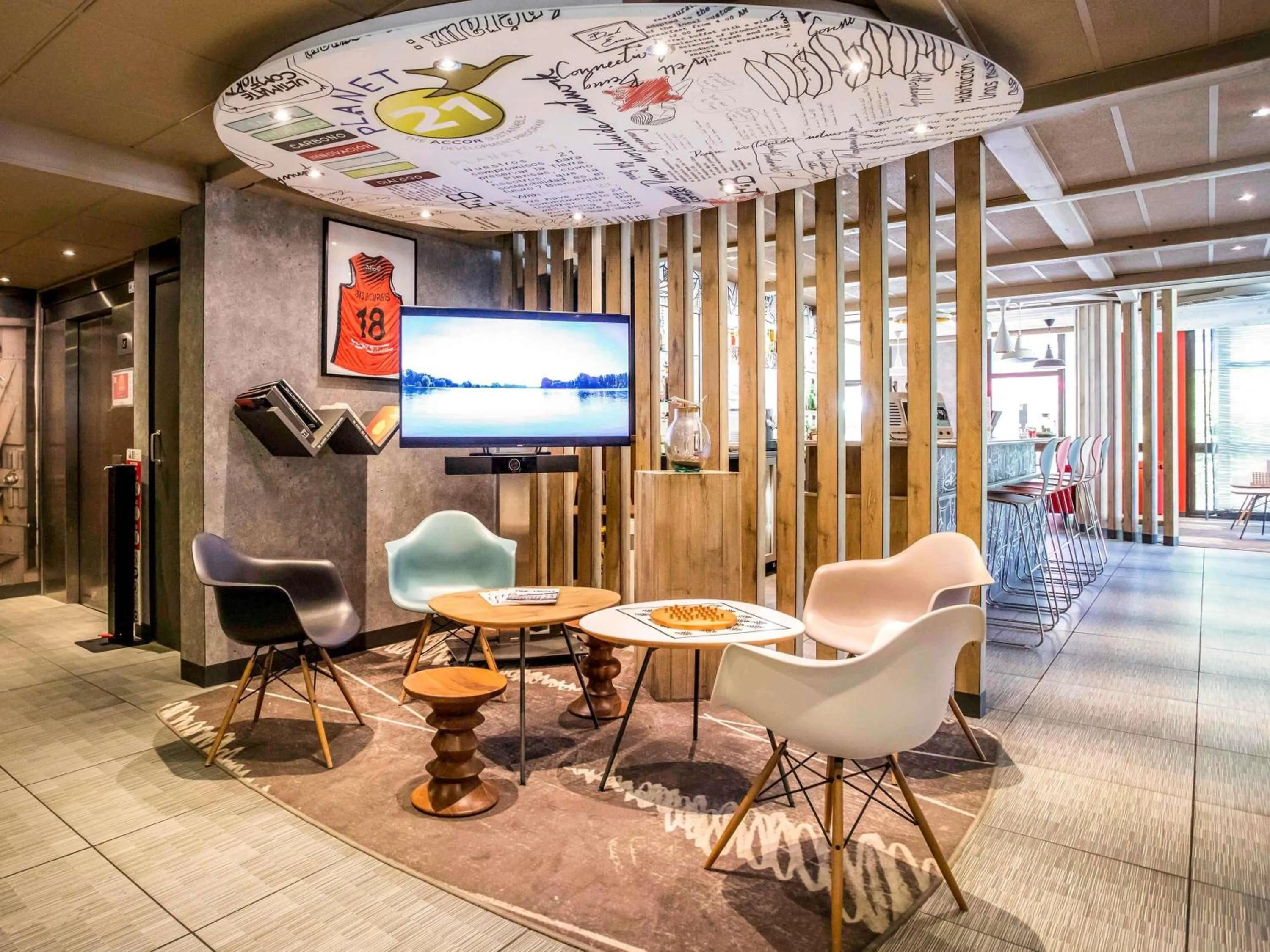 Property building in Ibis Bourges Centre, Hôtel Restaurant