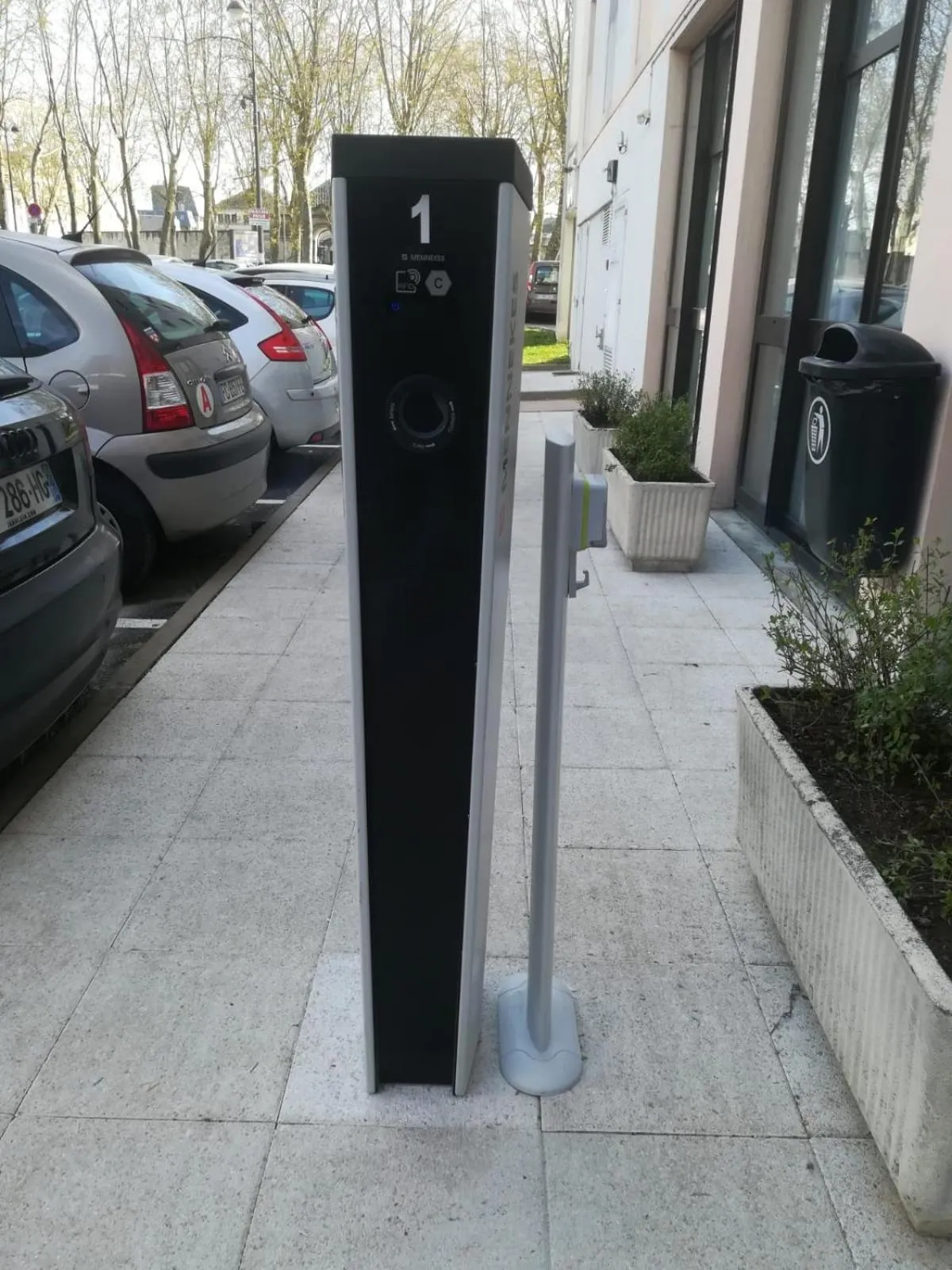 Parking in Ibis Bourges Centre, Hôtel Restaurant