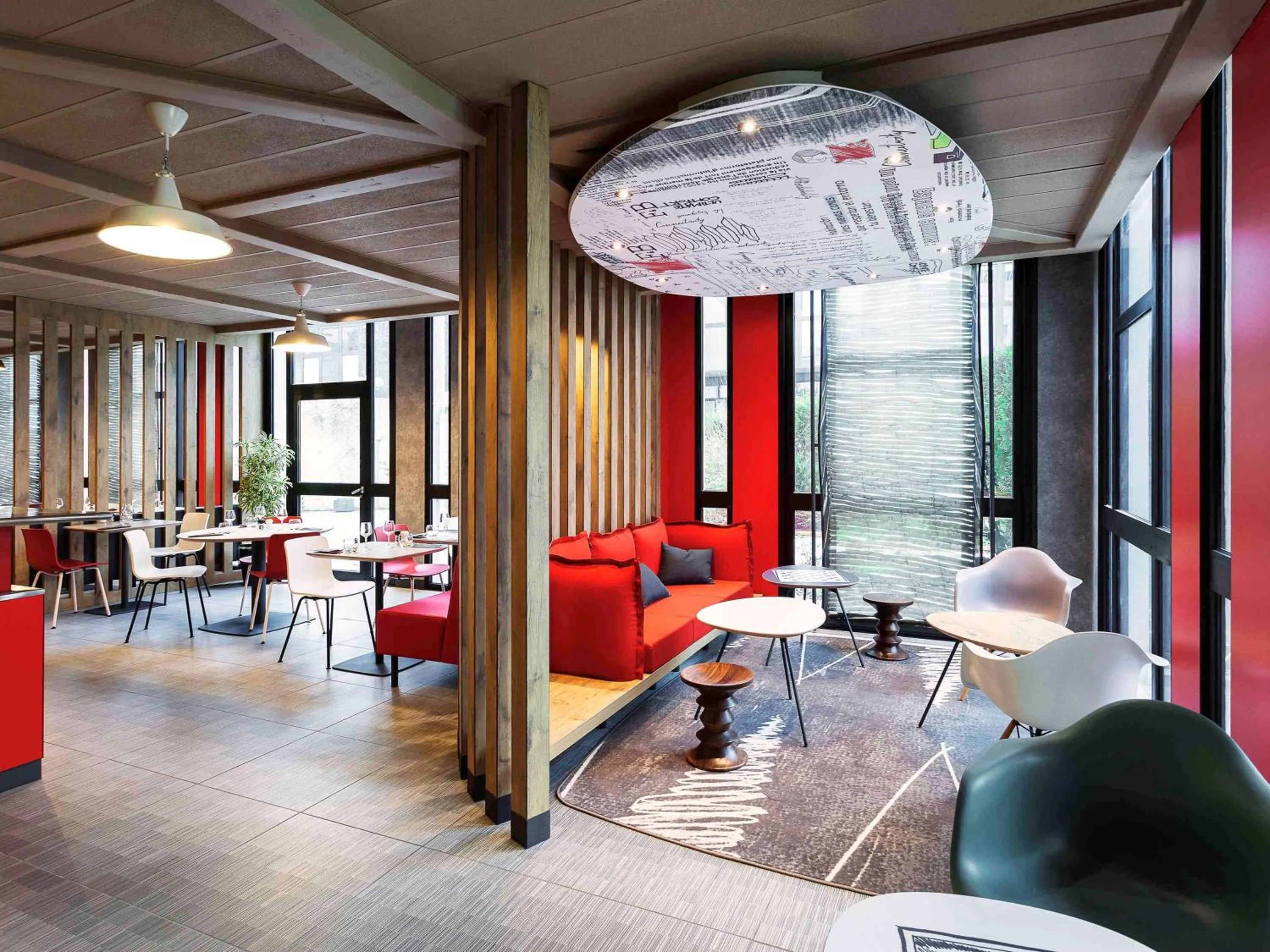 Property building in Ibis Bourges Centre, Hôtel Restaurant