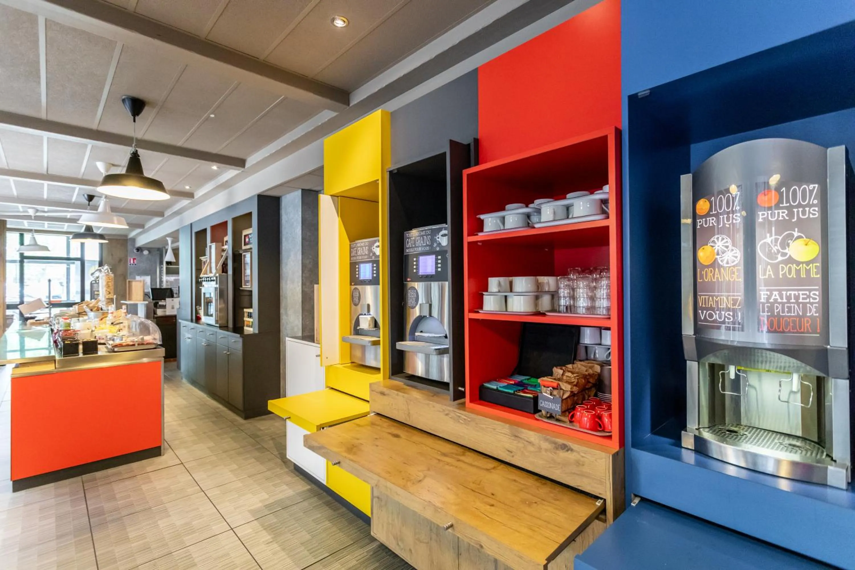 Breakfast in Ibis Bourges Centre, Hôtel Restaurant