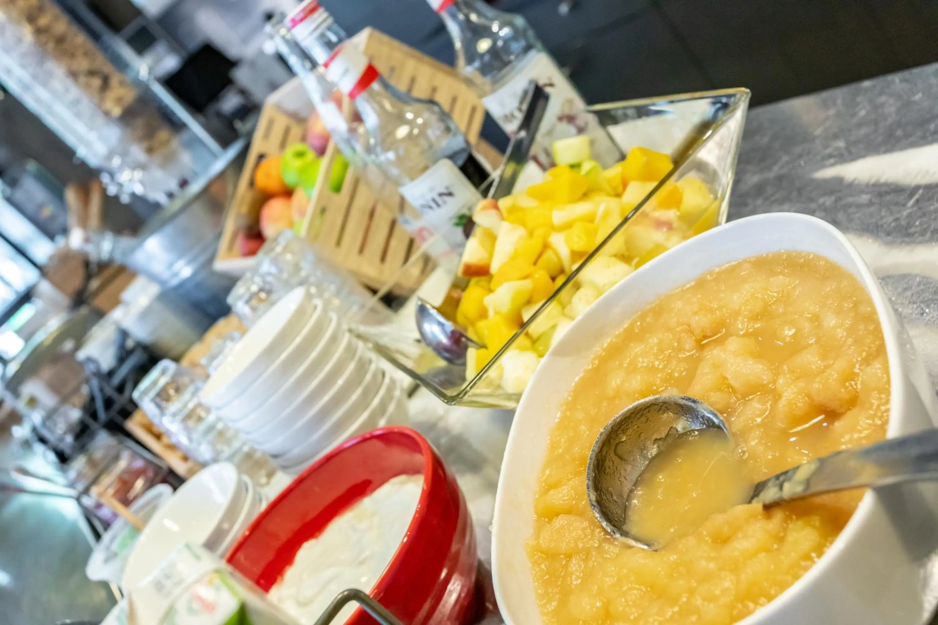 Breakfast in Ibis Bourges Centre, Hôtel Restaurant