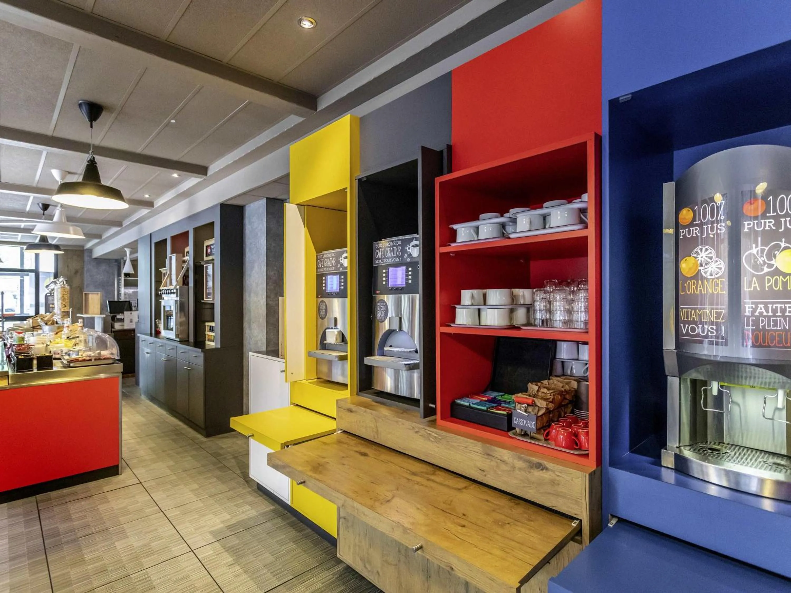 Breakfast in Ibis Bourges Centre, Hôtel Restaurant