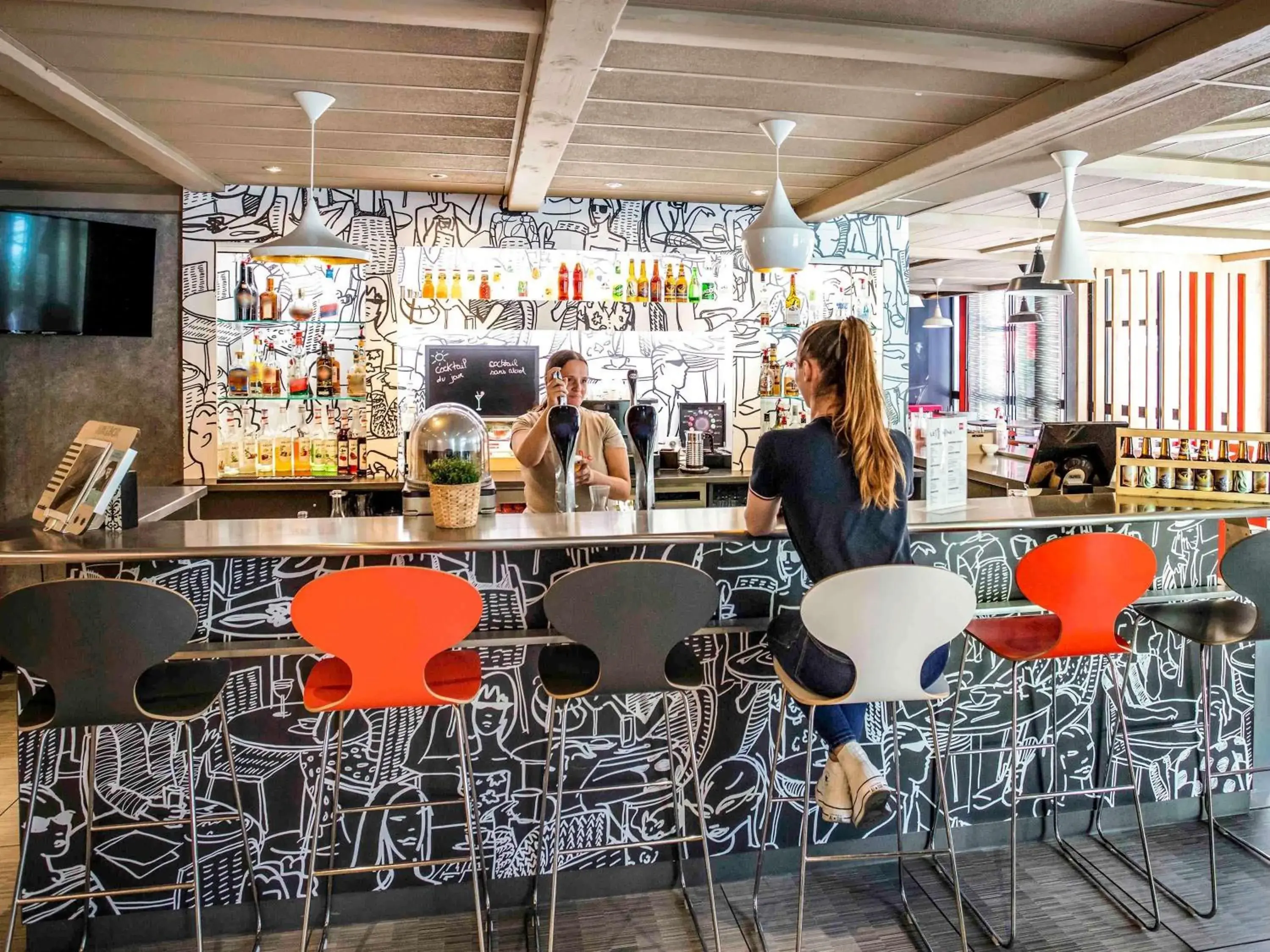 Property building in Ibis Bourges Centre, Hôtel Restaurant Property building in Ibis Bourges Centre, Hôtel Restaurant