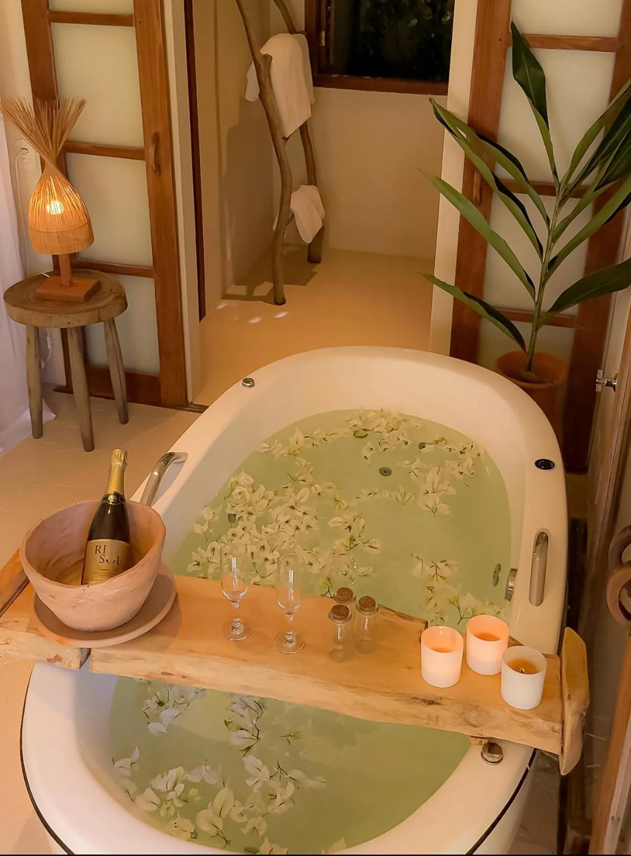 Deluxe Suite with Sea View in Casa Rabanete Trancoso