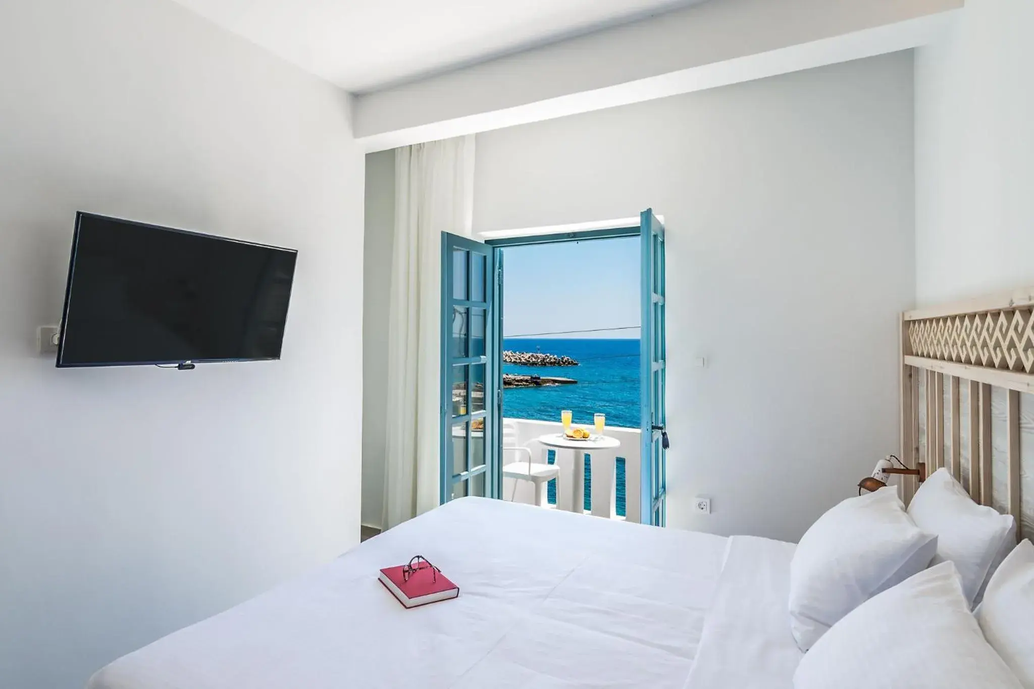 Double or Twin Room with Sea View in Livikon by the Sea Double or Twin Room with Sea View in Livikon by the Sea