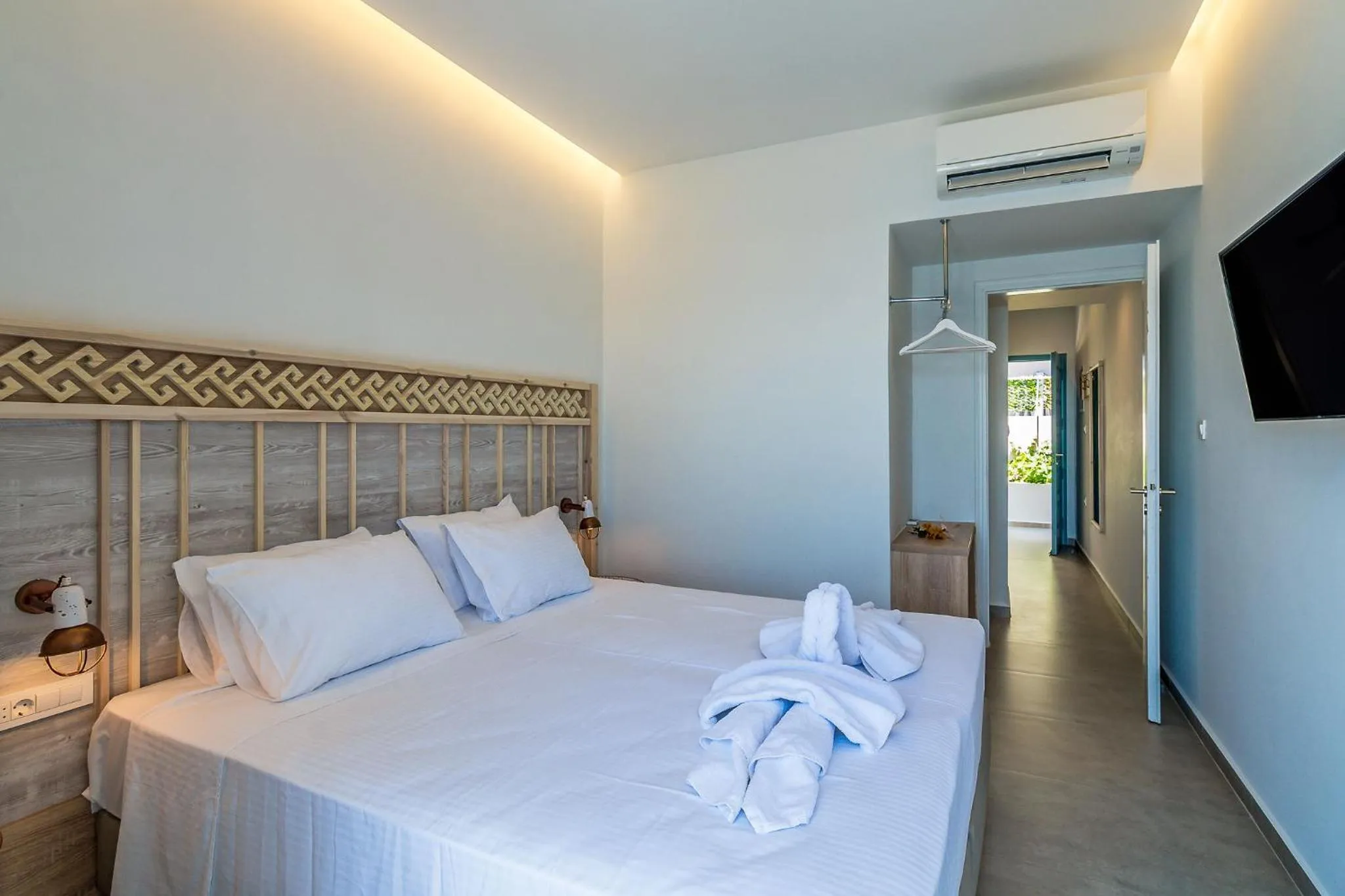 Bed in Livikon by the Sea