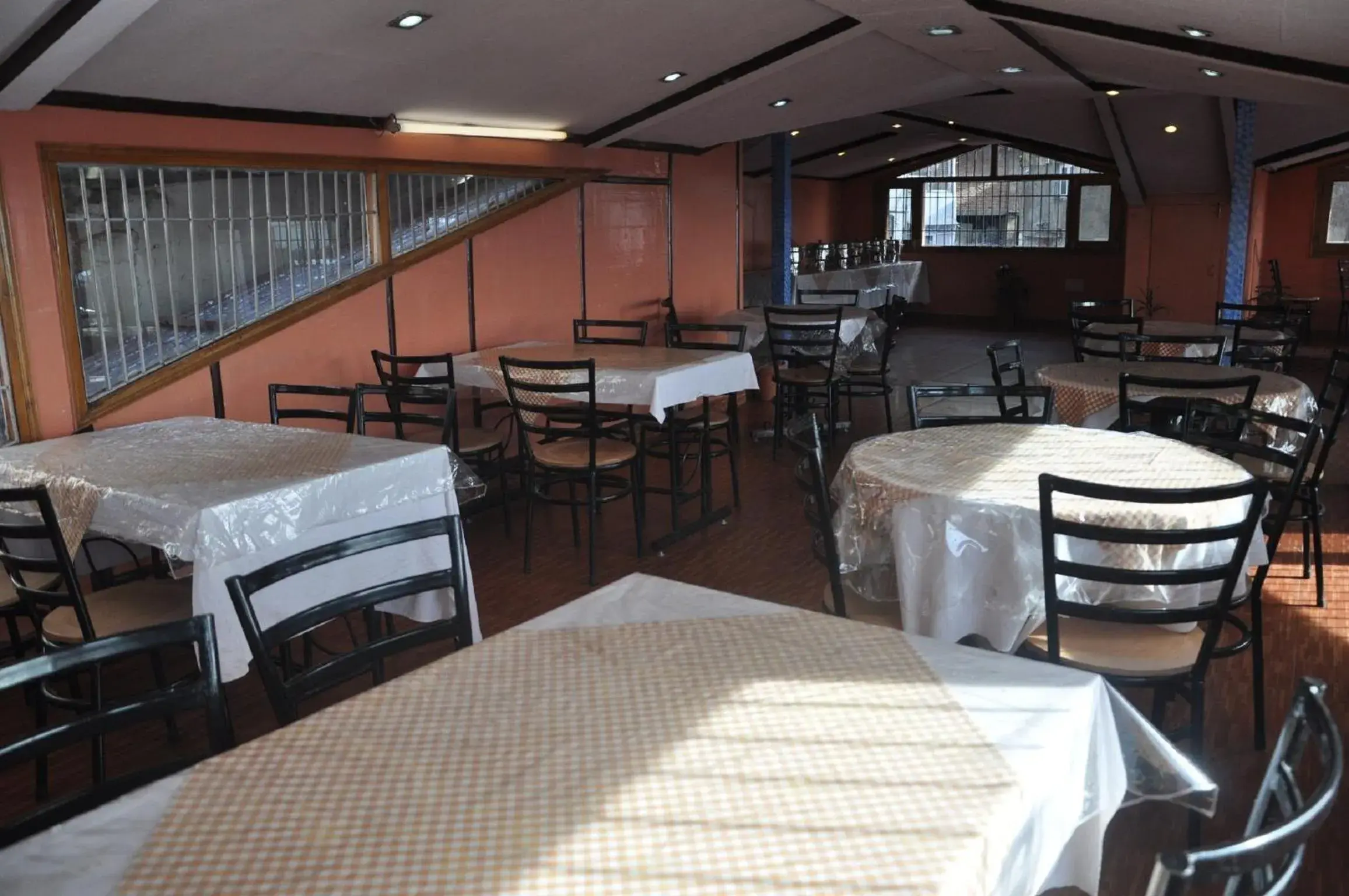 Restaurant/places to eat in Hotel Prestige Restaurant/places to eat in Hotel Prestige