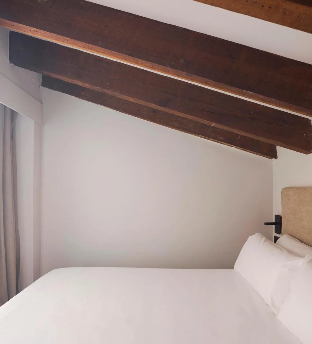 Bed in Room Mate Oliveira - City Centre, Valencia