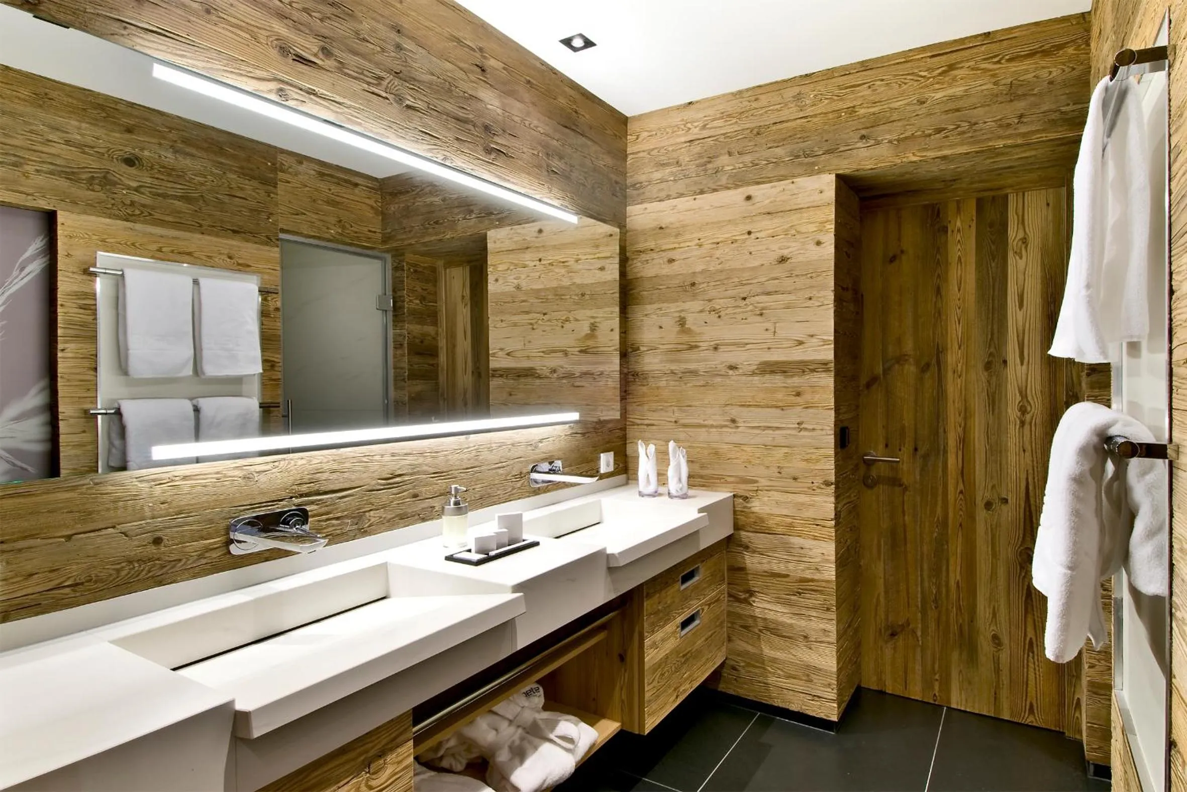 Shower in PETE Alpine Boutique Hotel - klein und fein - Private SPA Suiten und Zimmer