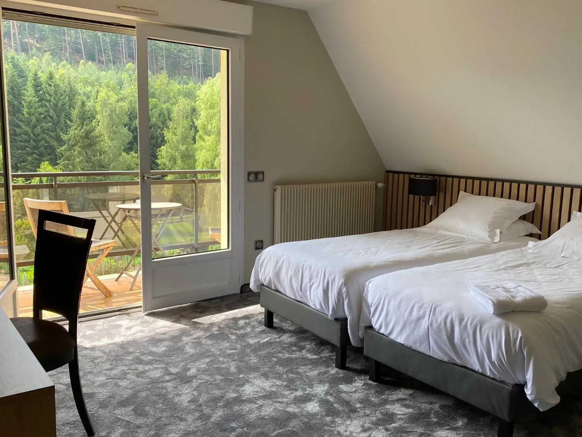 Deluxe Double or Twin Room with Balcony in Hôtel Restaurant La Couronne by K Deluxe Double or Twin Room with Balcony in Hôtel Restaurant La Couronne by K