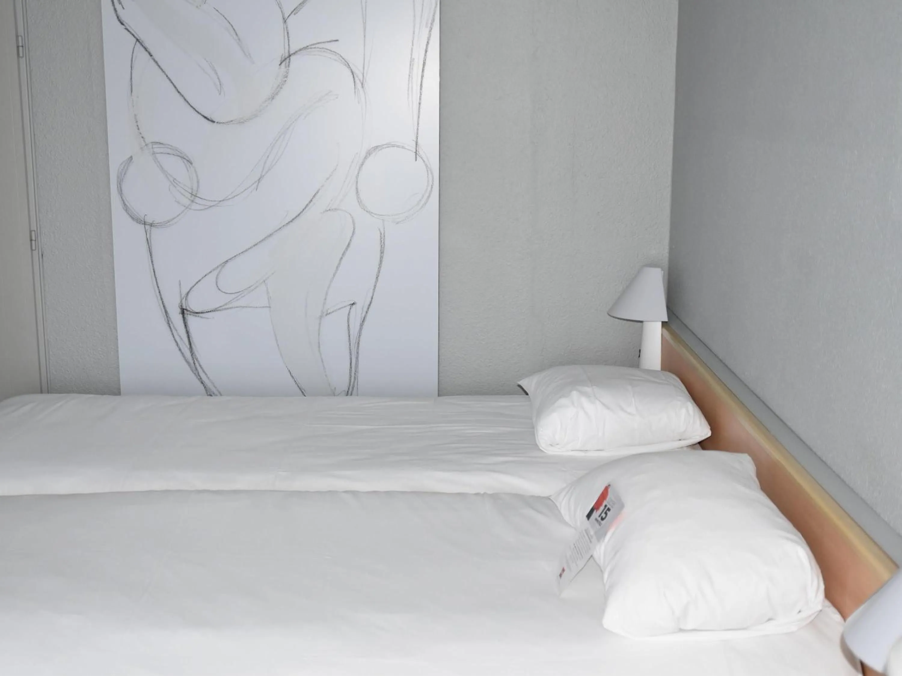 Bedroom, Bed in ibis Rochefort