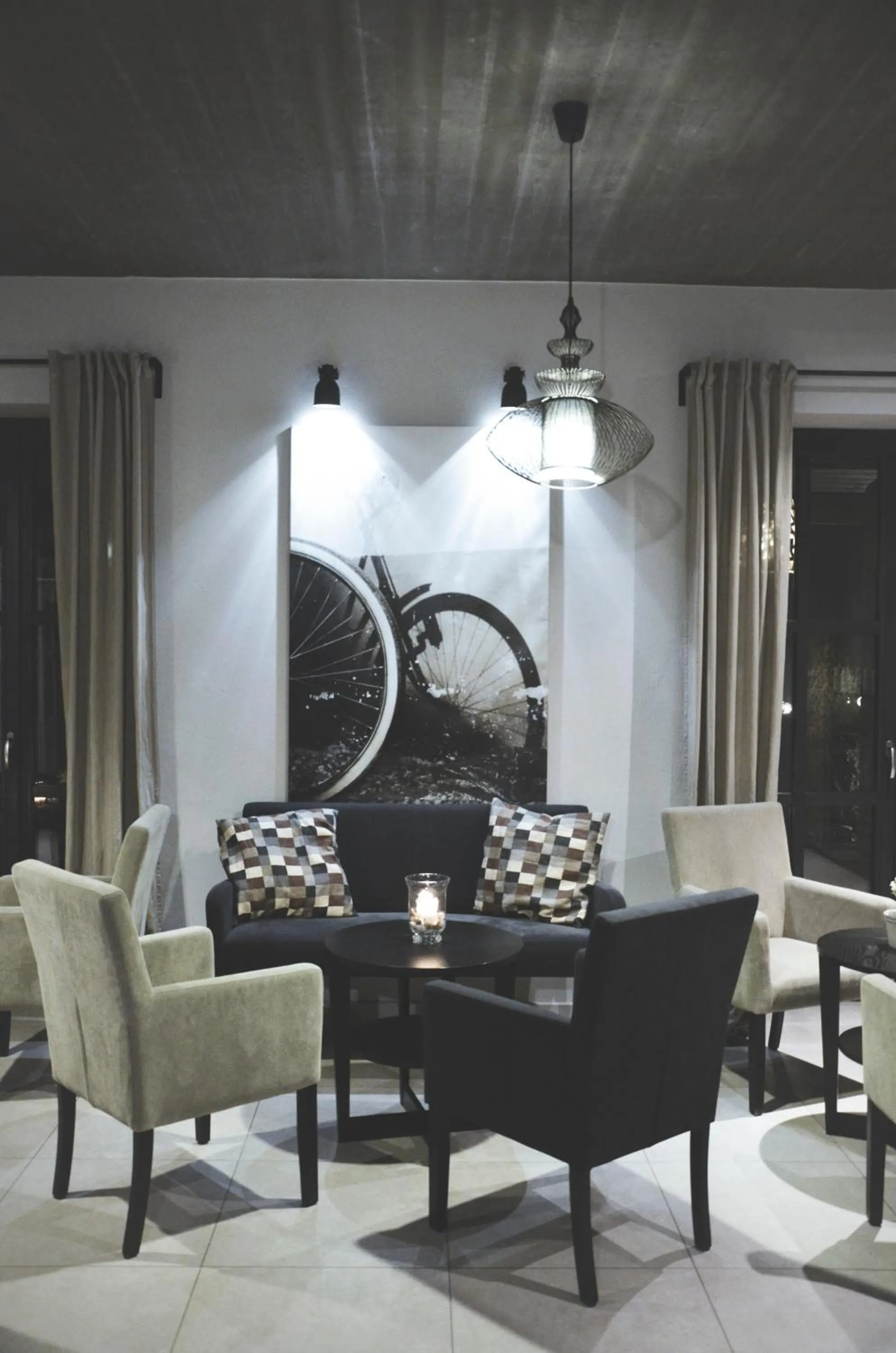 Communal lounge/ TV room in Villa Antiqua