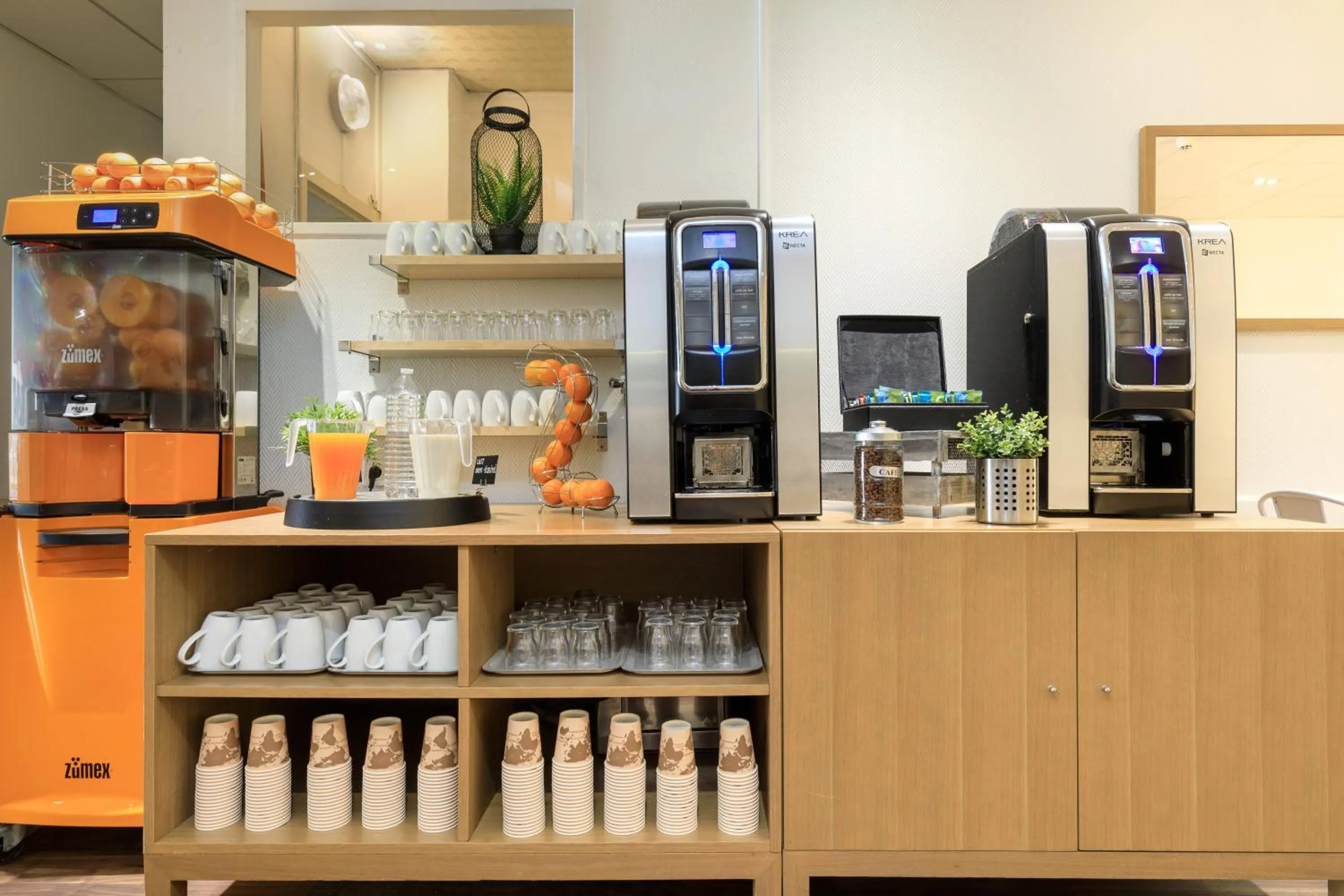 Food and drinks in ibis Styles Toulouse Centre Gare