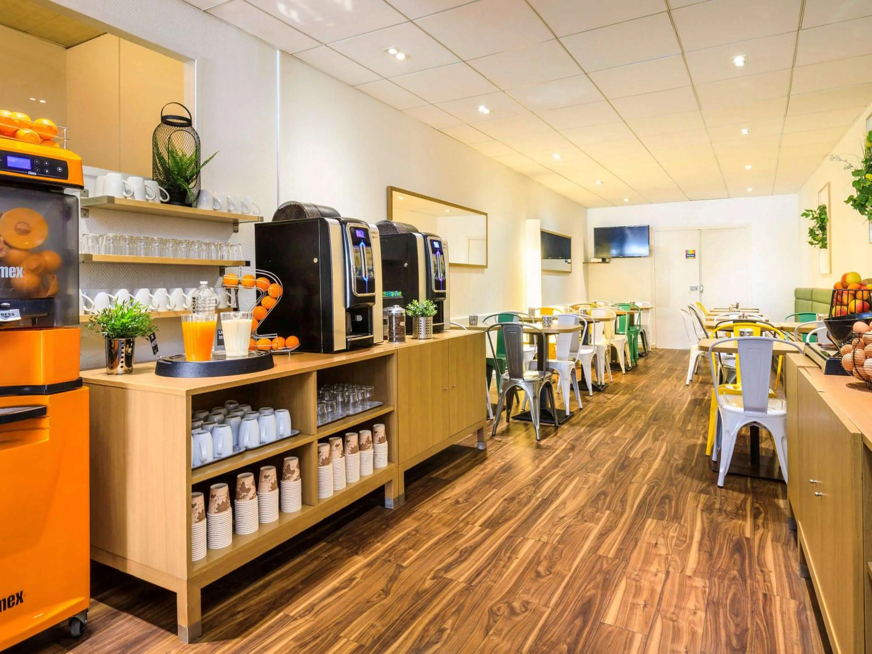 Restaurant/places to eat in ibis Styles Toulouse Centre Gare