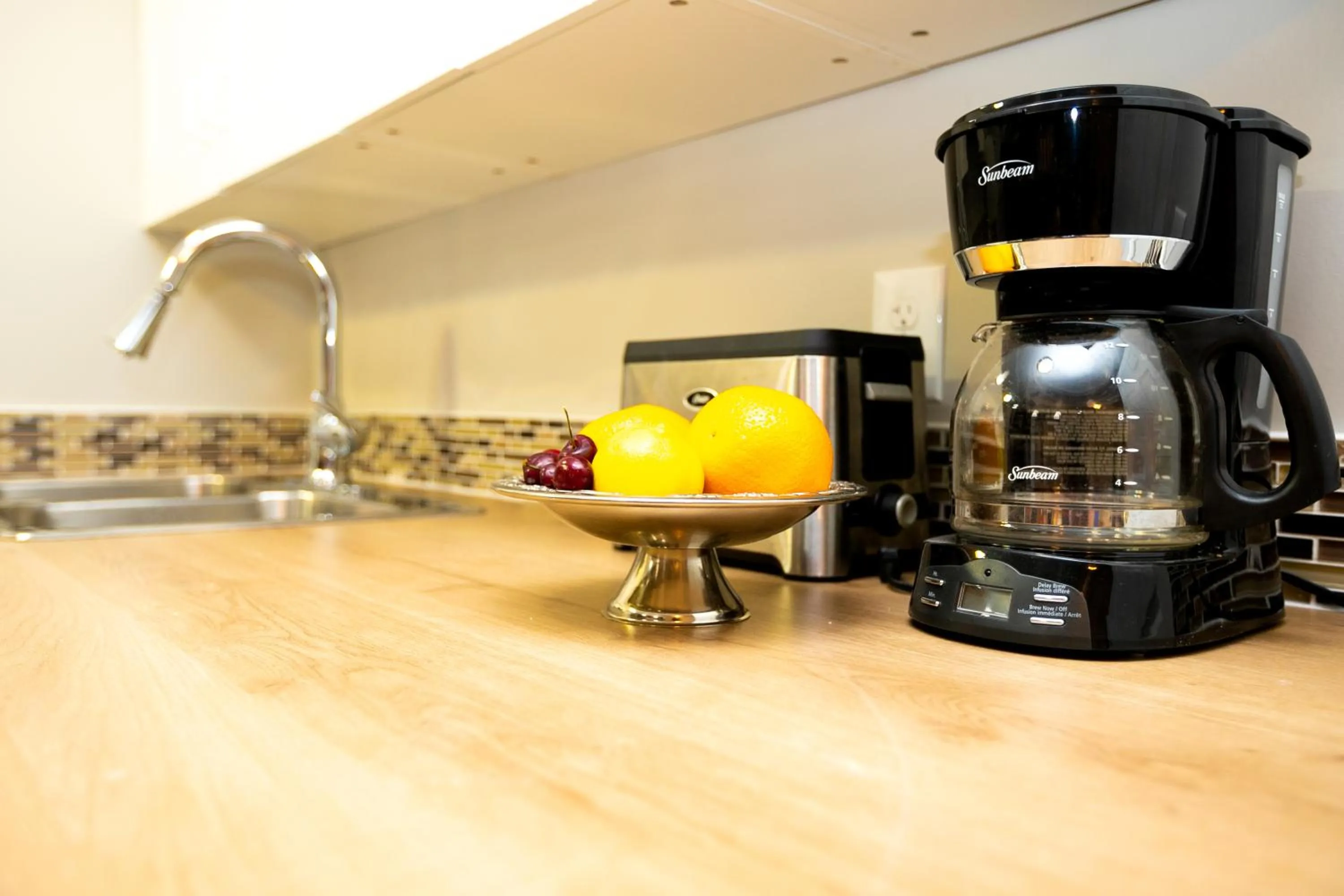 Coffee/tea facilities in Lily's garden