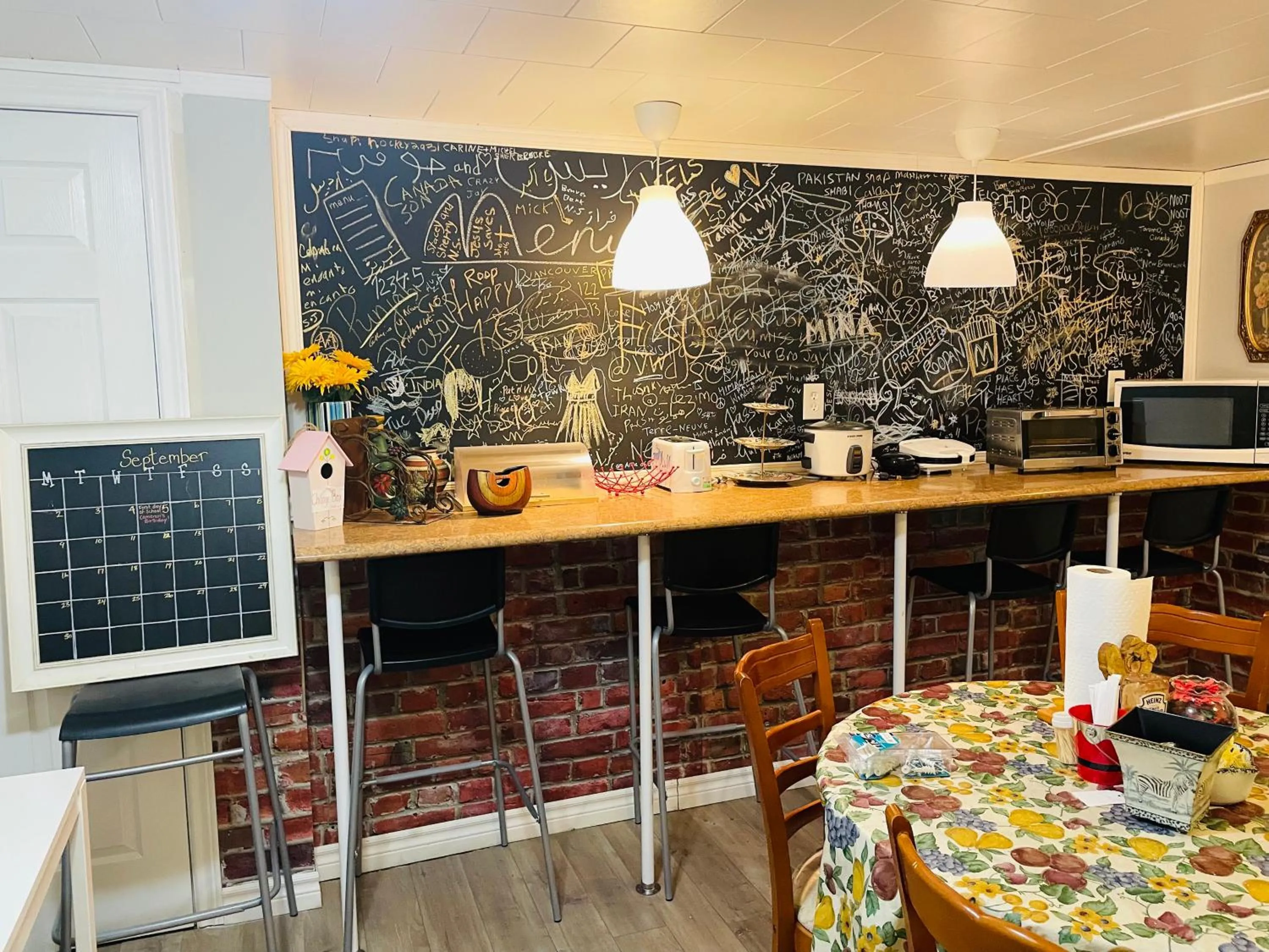 Restaurant/places to eat in Lily's garden