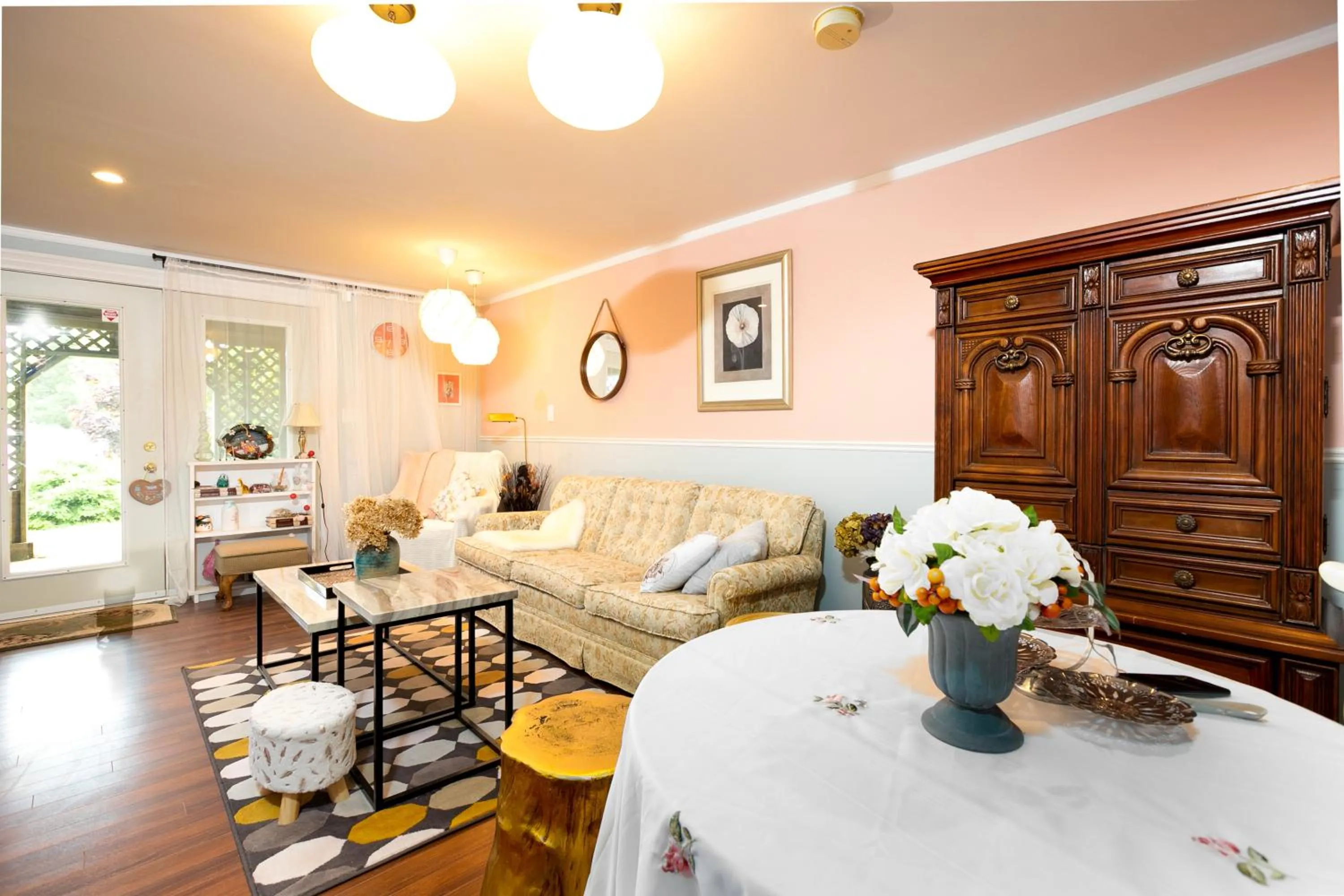 Living room in Lily's garden