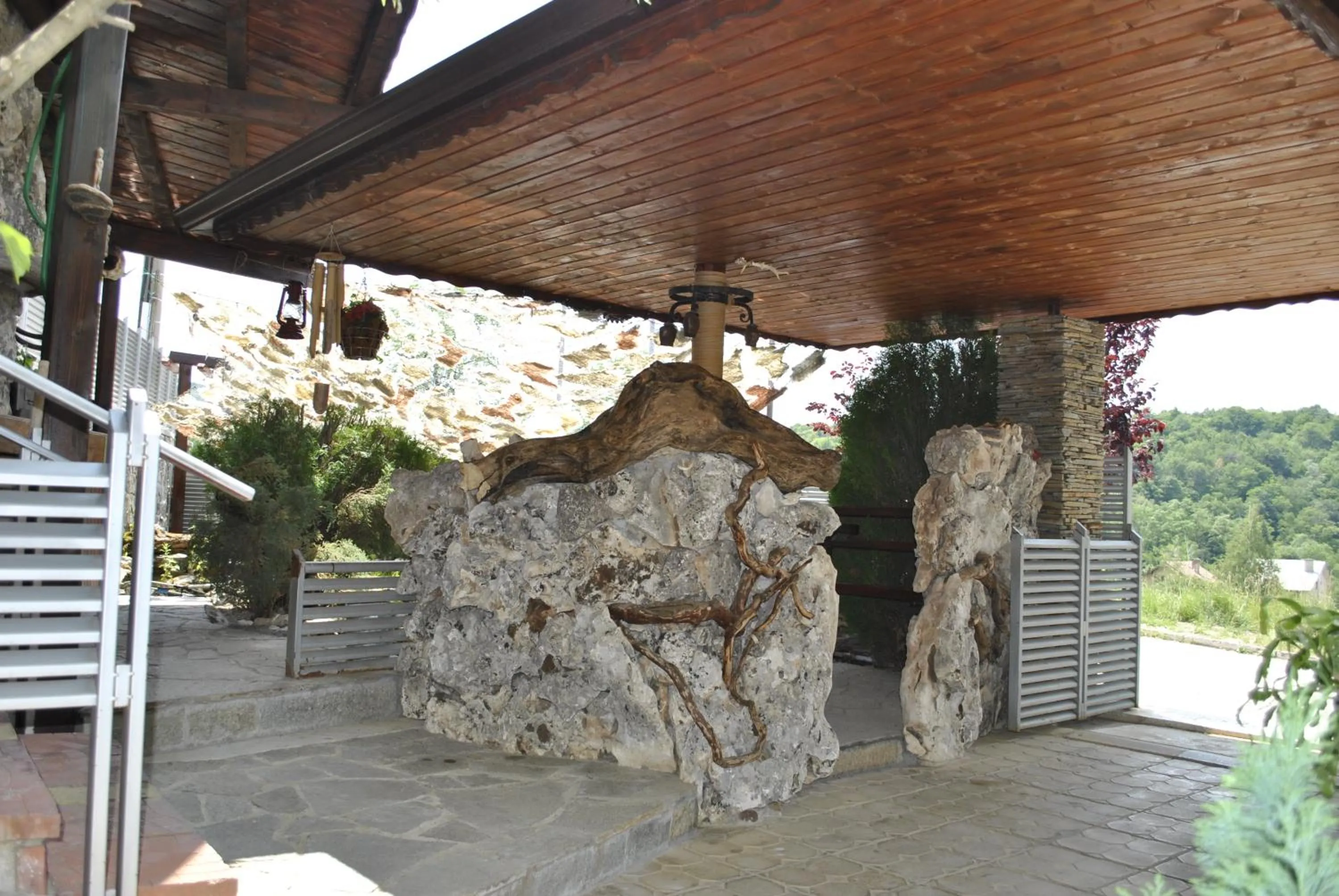 Garden in Discret Hotel & Restaurant