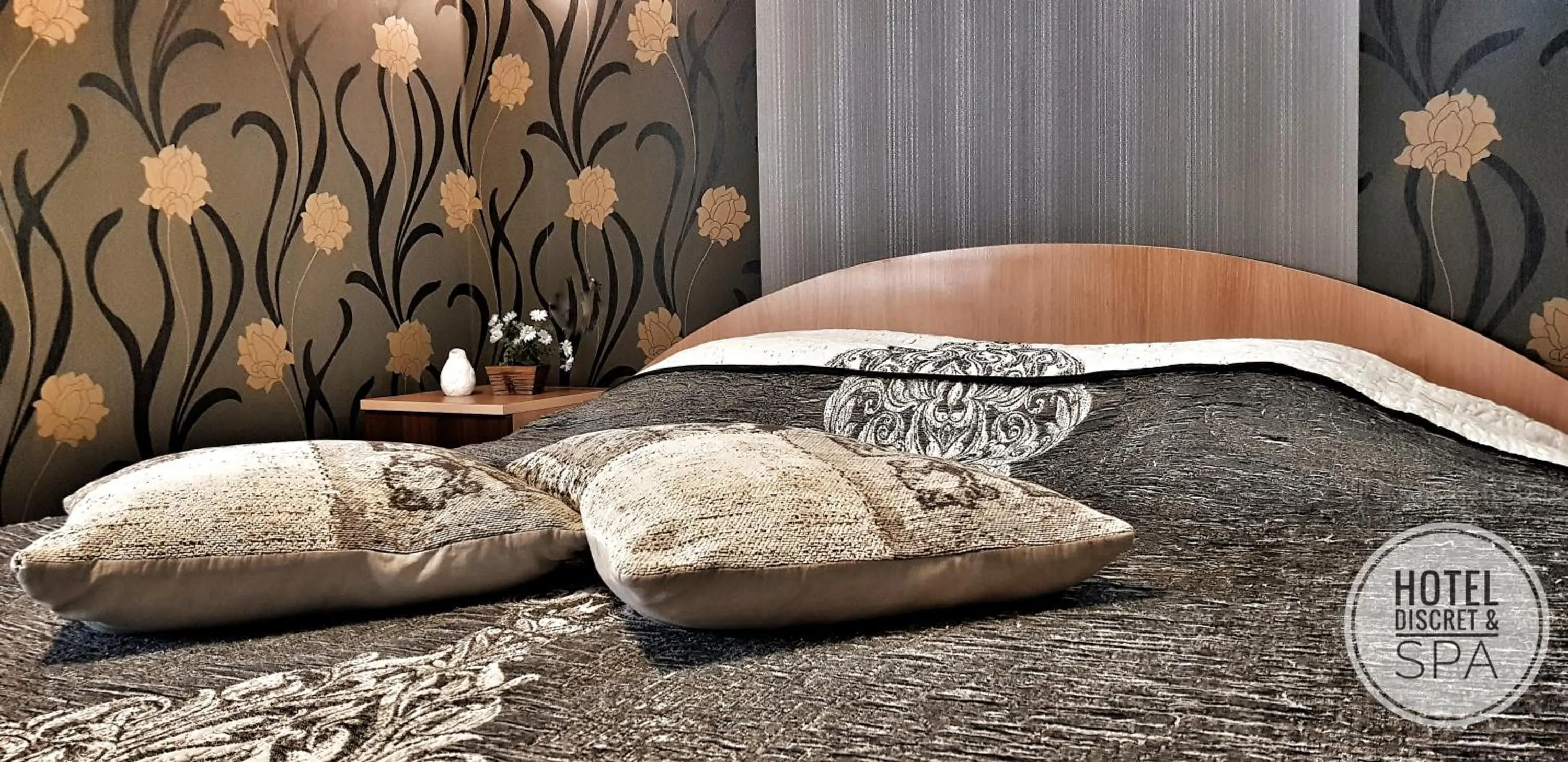 Photo of the whole room, Bed in Discret Hotel & Restaurant