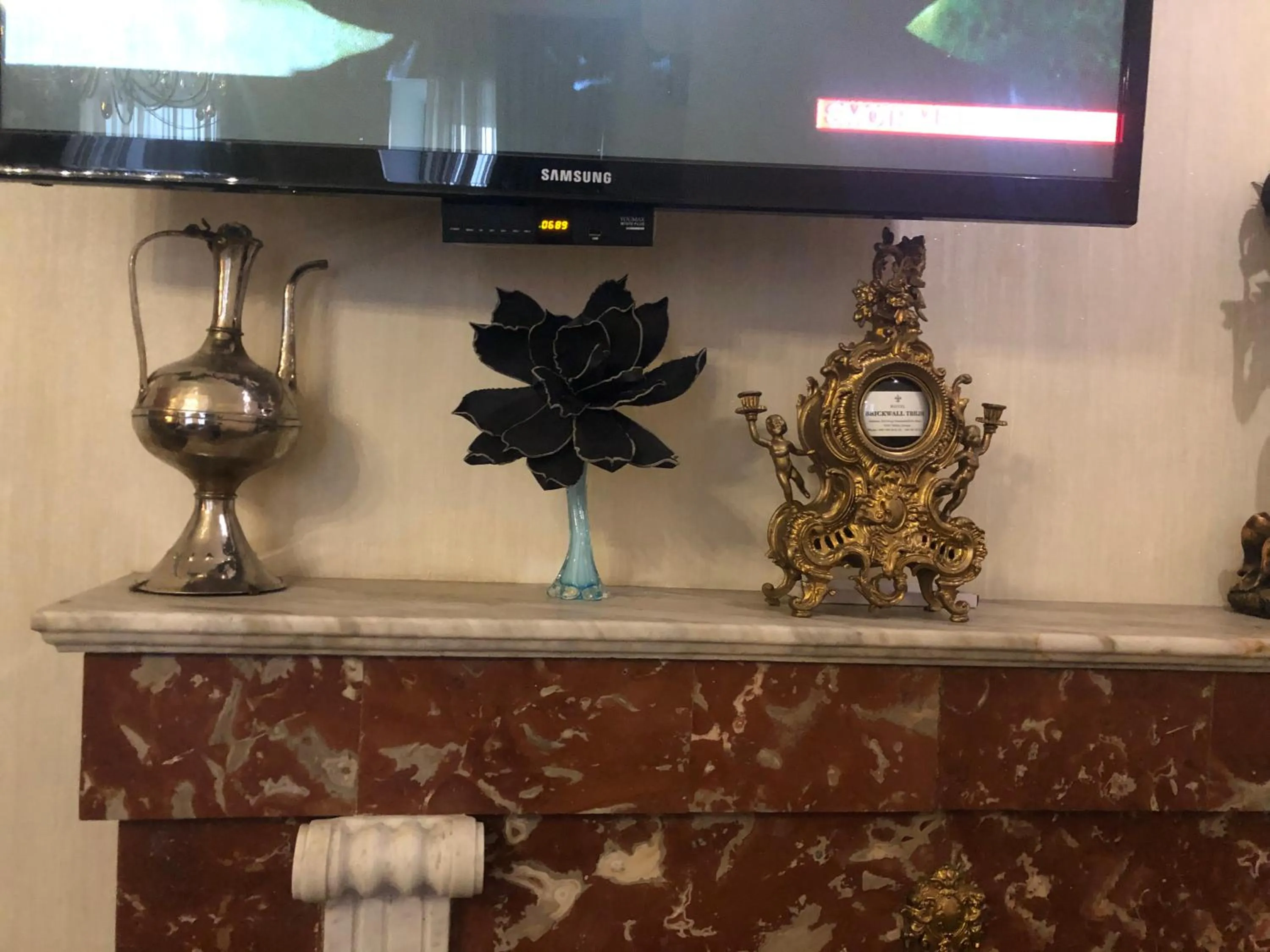 Communal lounge/ TV room in Brickwall Tbilisi-Tbilisi vibe