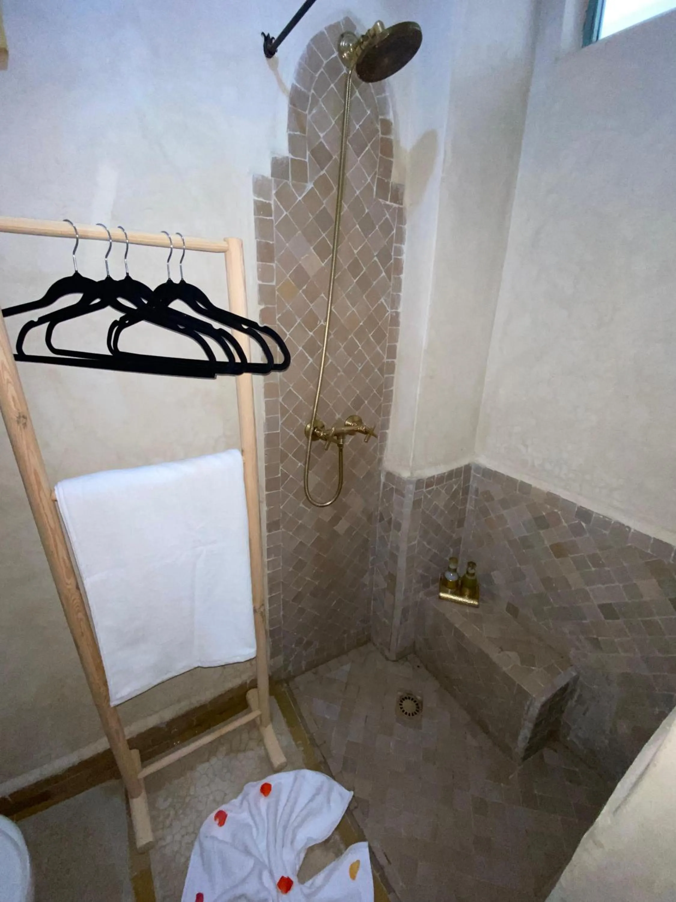 Bathroom in Riad 7 Saints