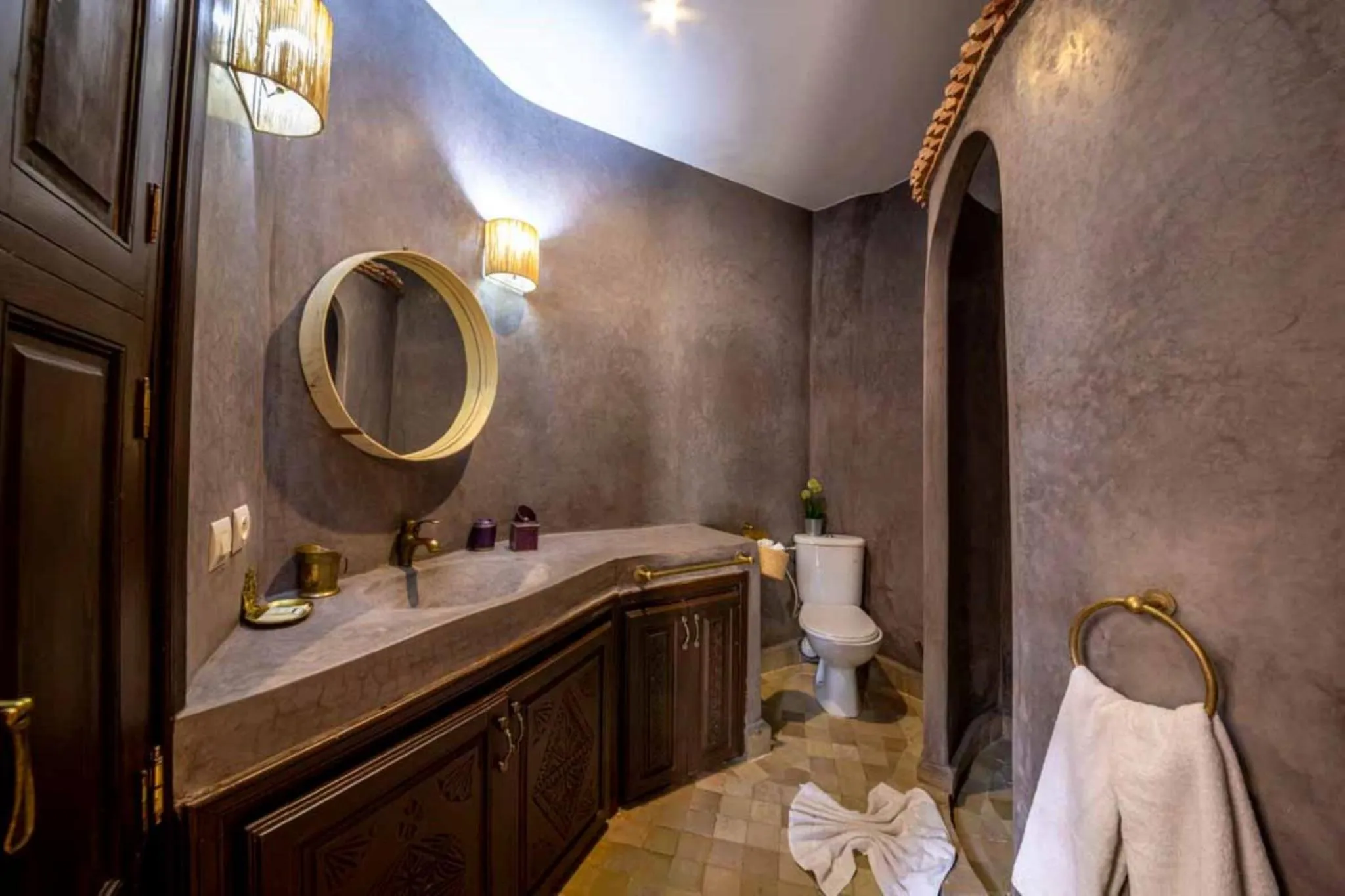 Bathroom in Riad 7 Saints